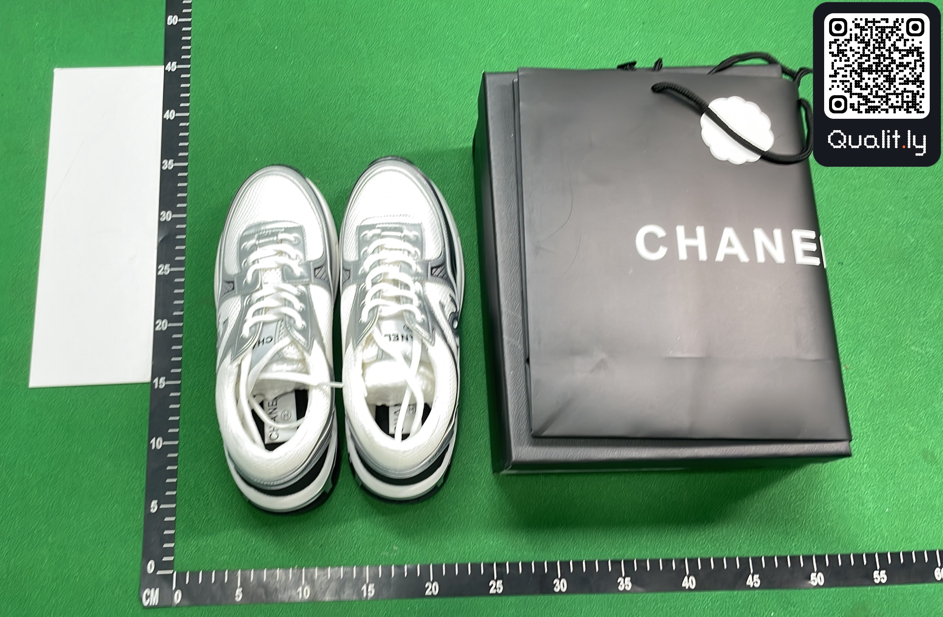 Sneakers QC photo 1 of 6