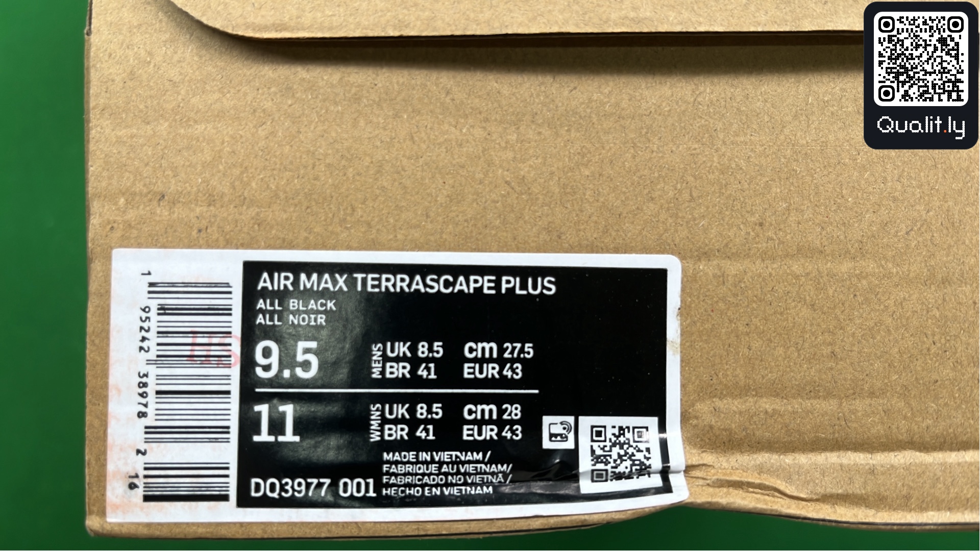 Sneakers QC photo 2 of 18