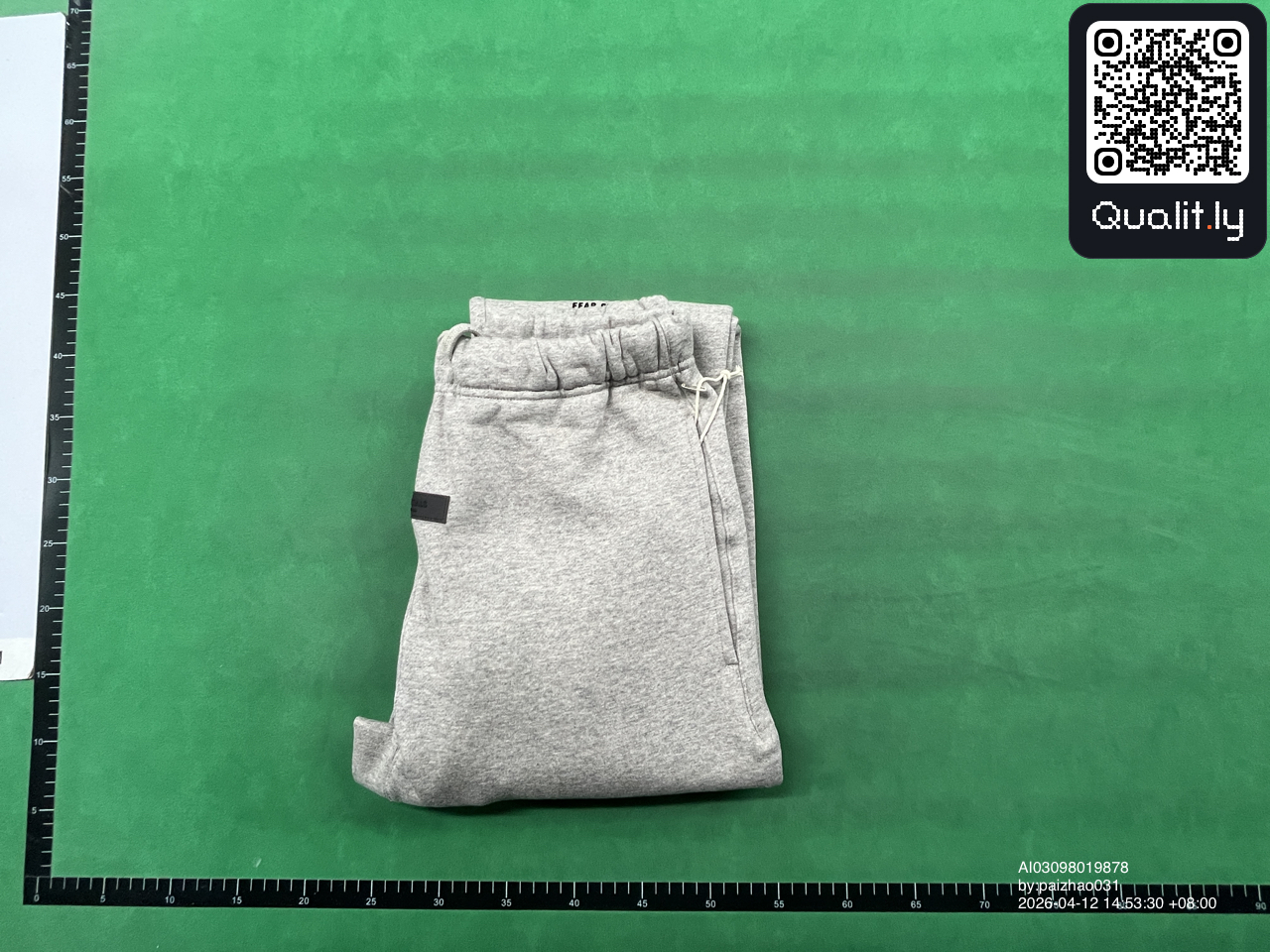 Pants QC photo 1 of 42