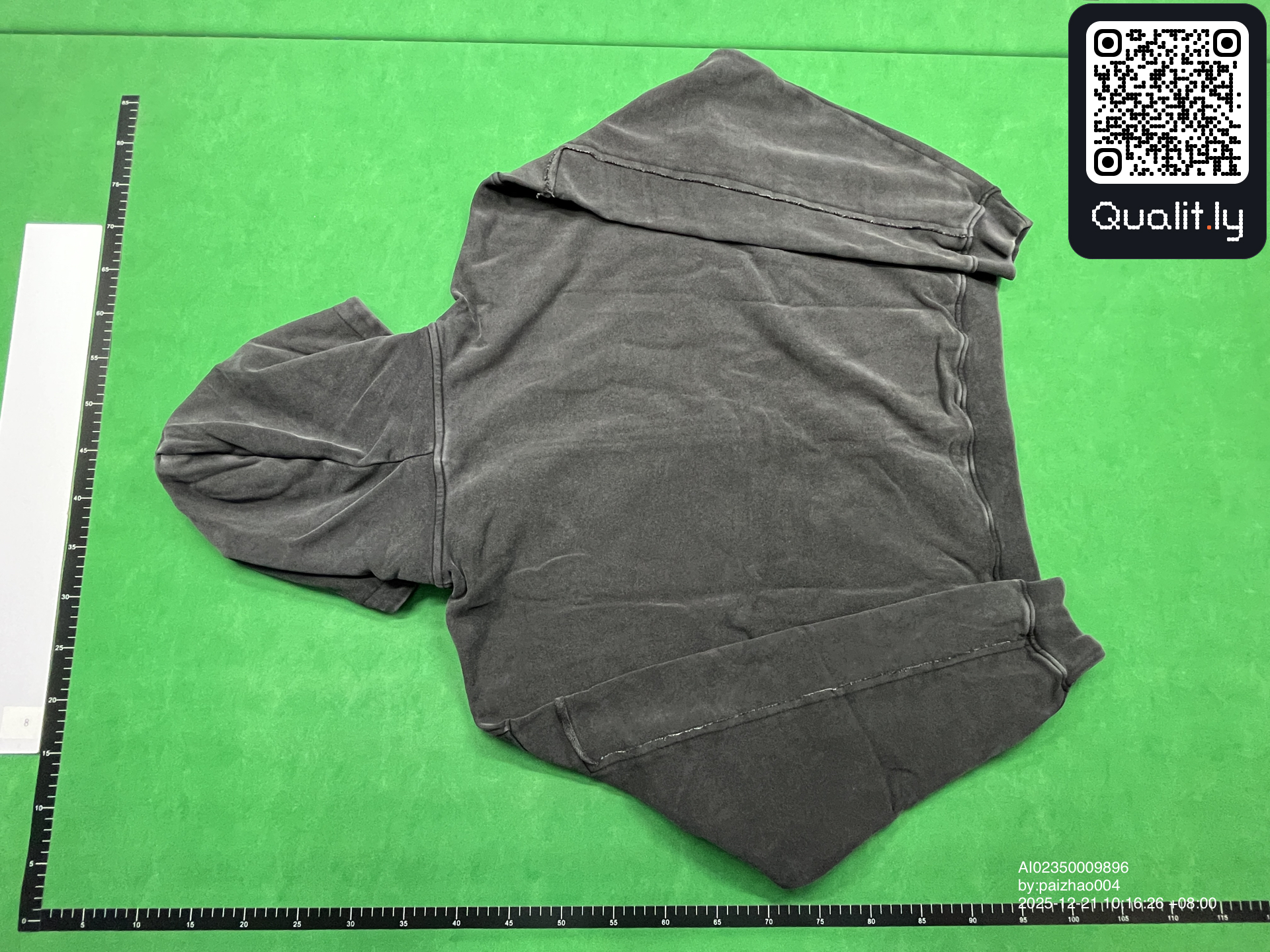 卫衣 QC 照片 2 / 14