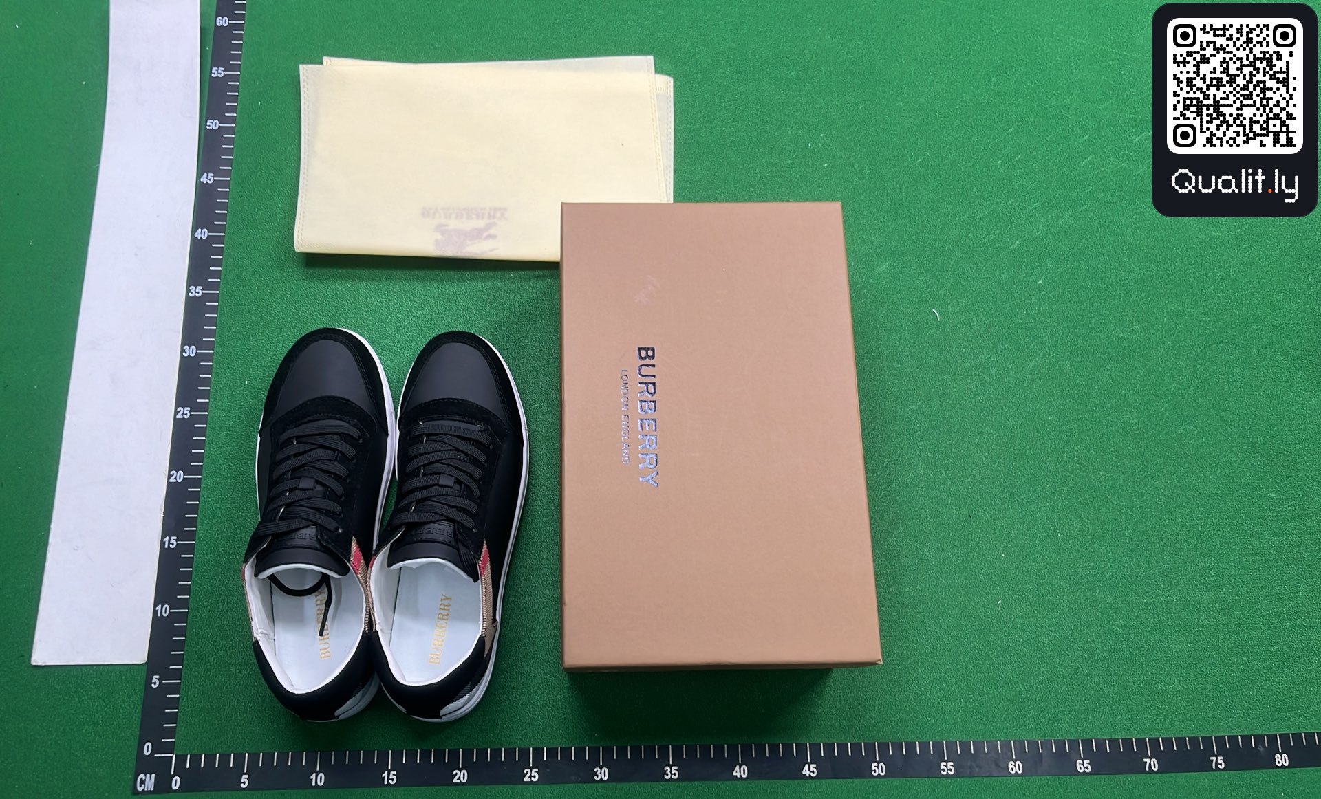 Sneakers — QC-foto 1 av 18