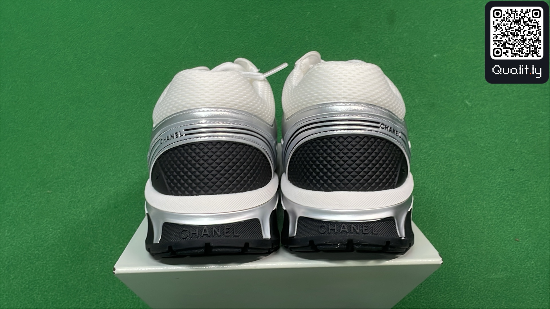 Sneakers QC photo 3 of 6