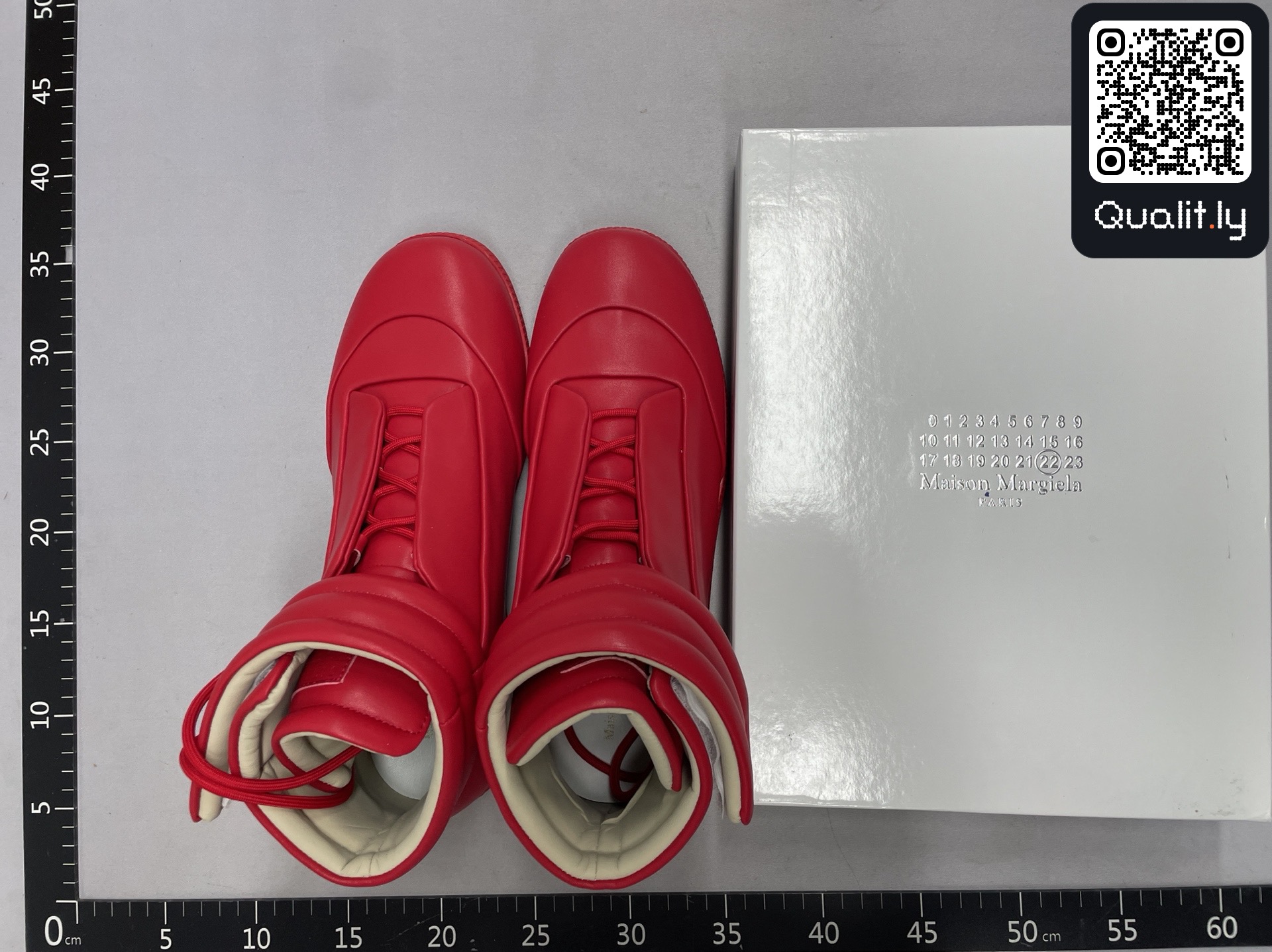Sneakers — foto QC 1 di 22