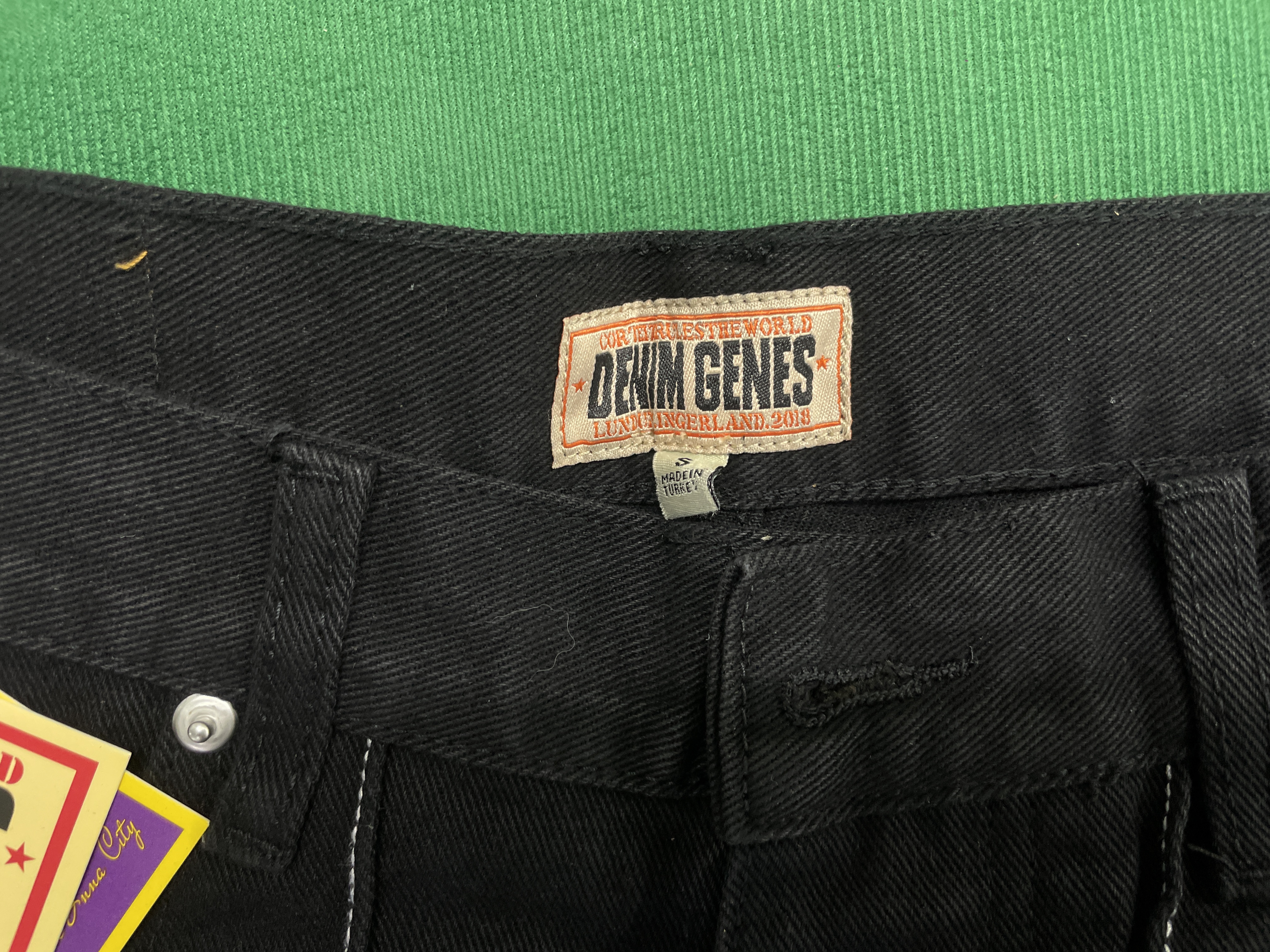 Jeans QC photo 2 of 138