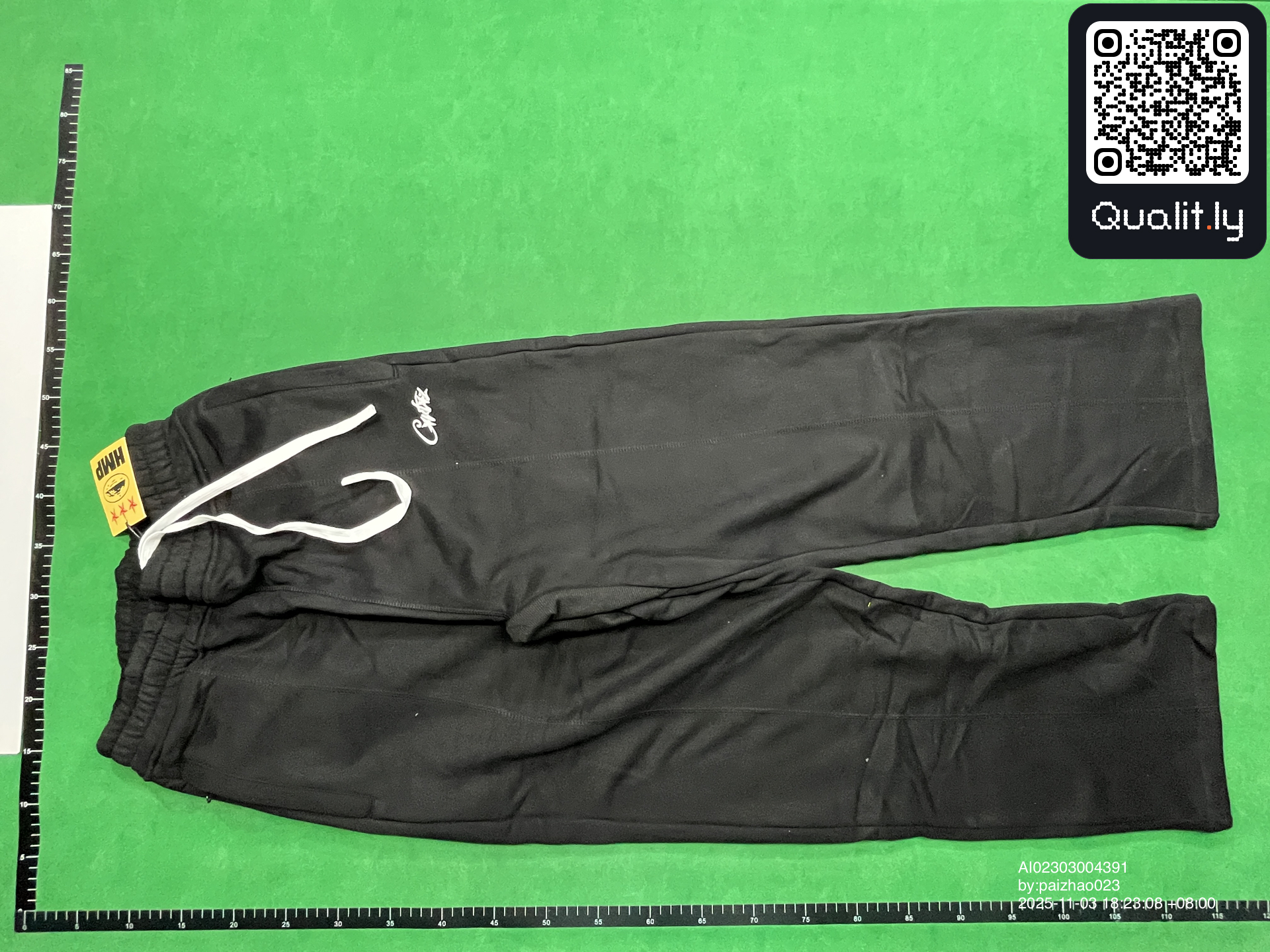Hoodie QC photo 3 of 30