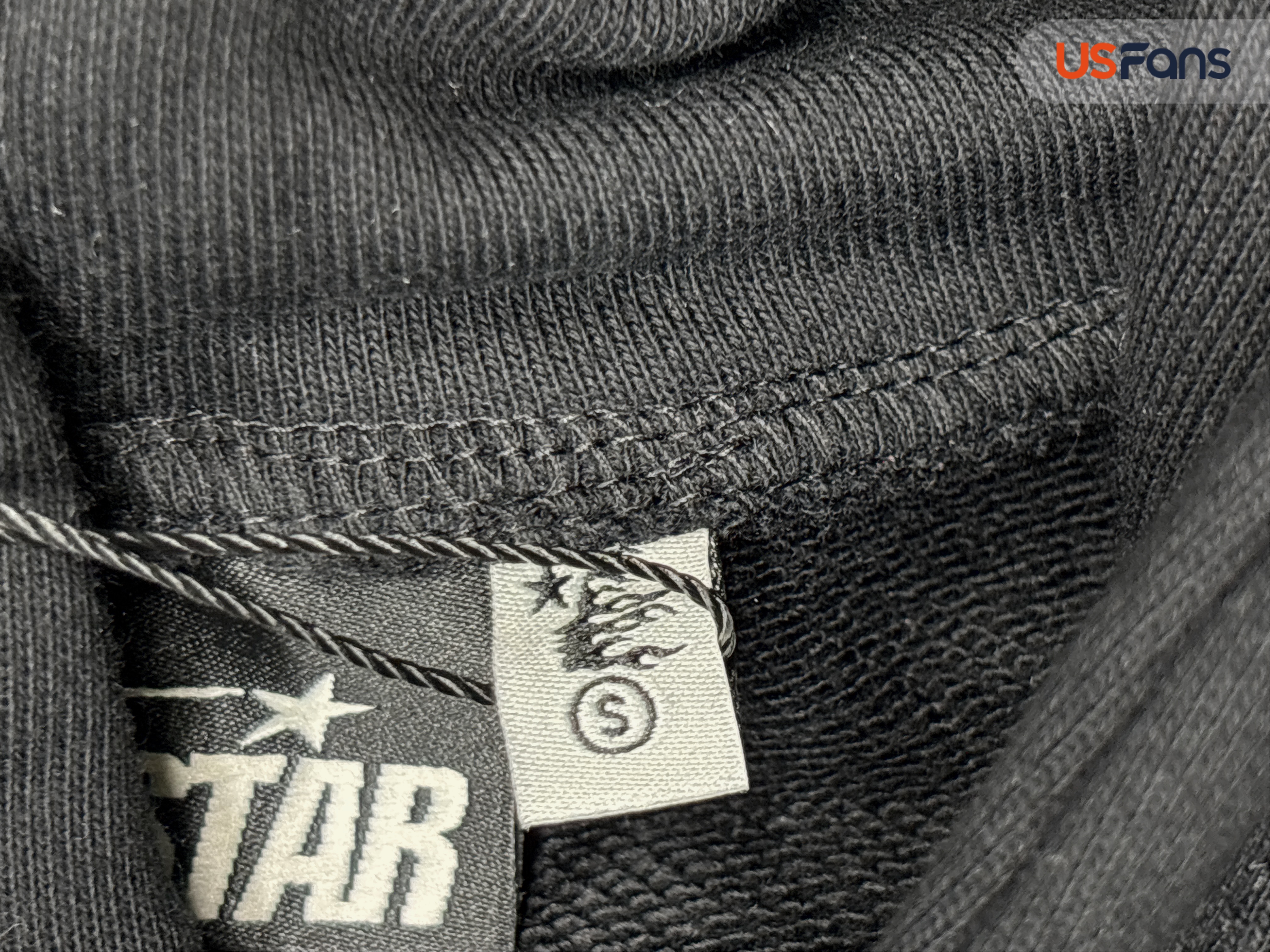 Hoodie — QC-Foto 1 von 4