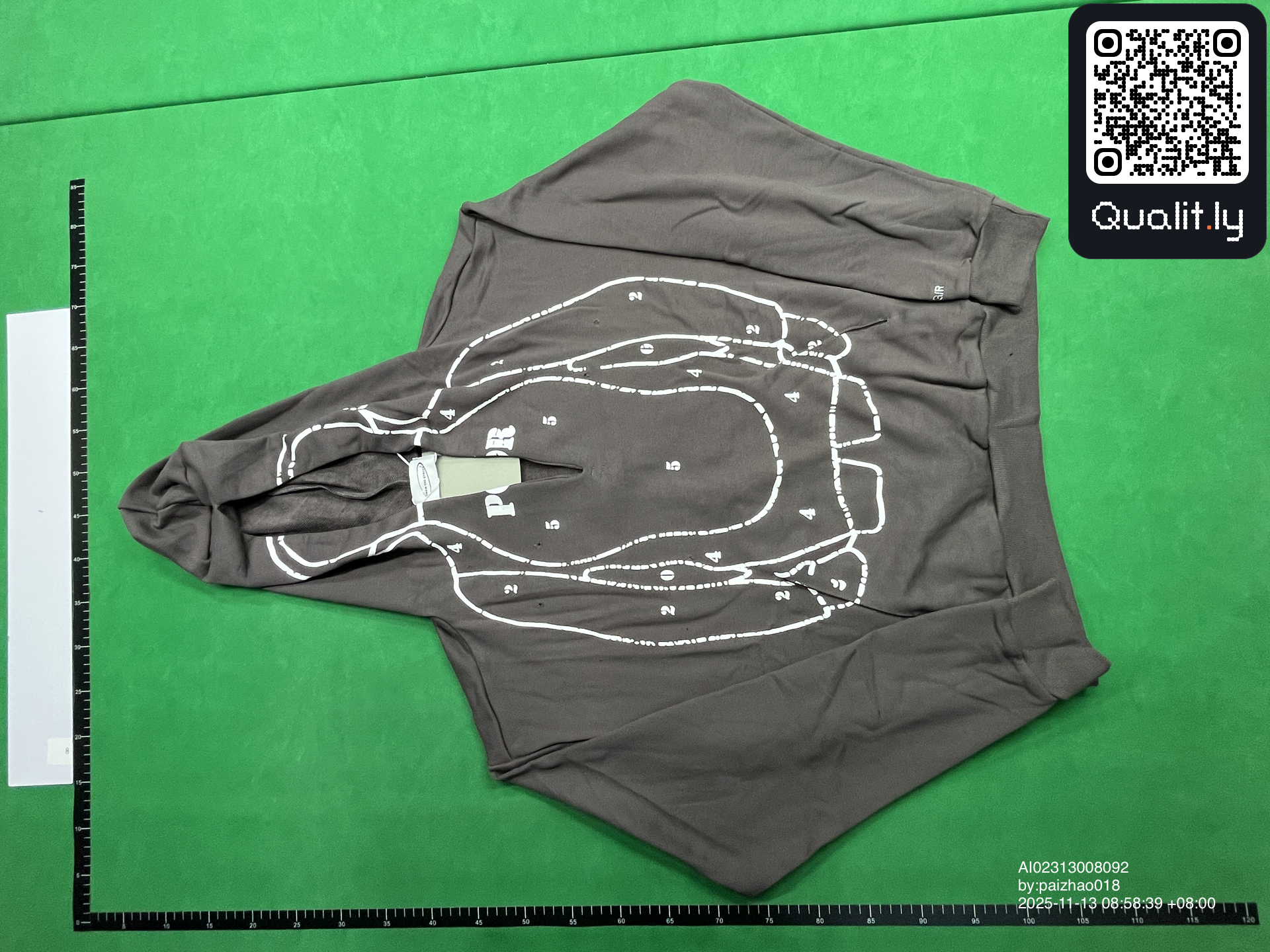 Hoodie QC photo 3 of 8