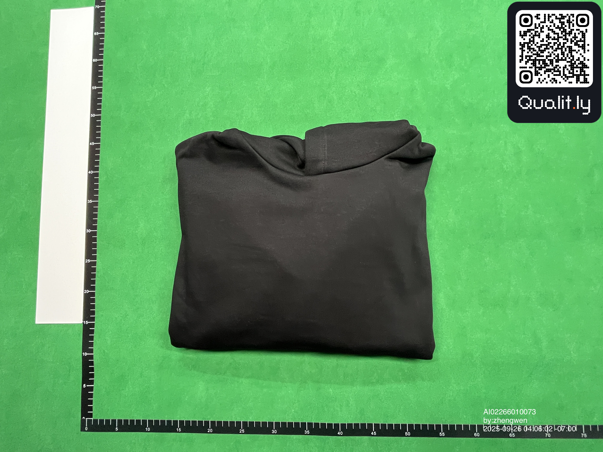 连帽卫衣 QC 照片 1 / 4