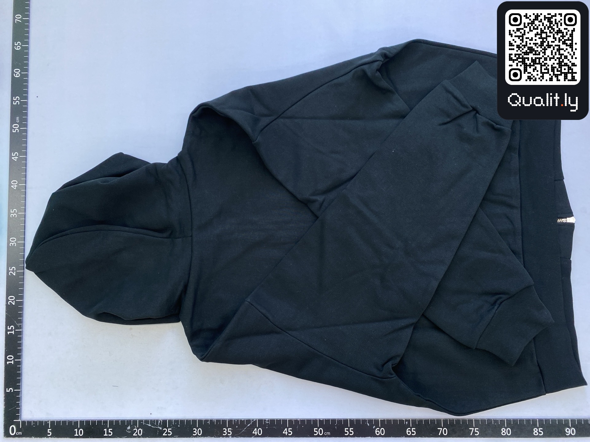 Hoodie — QC-Foto 3 von 75