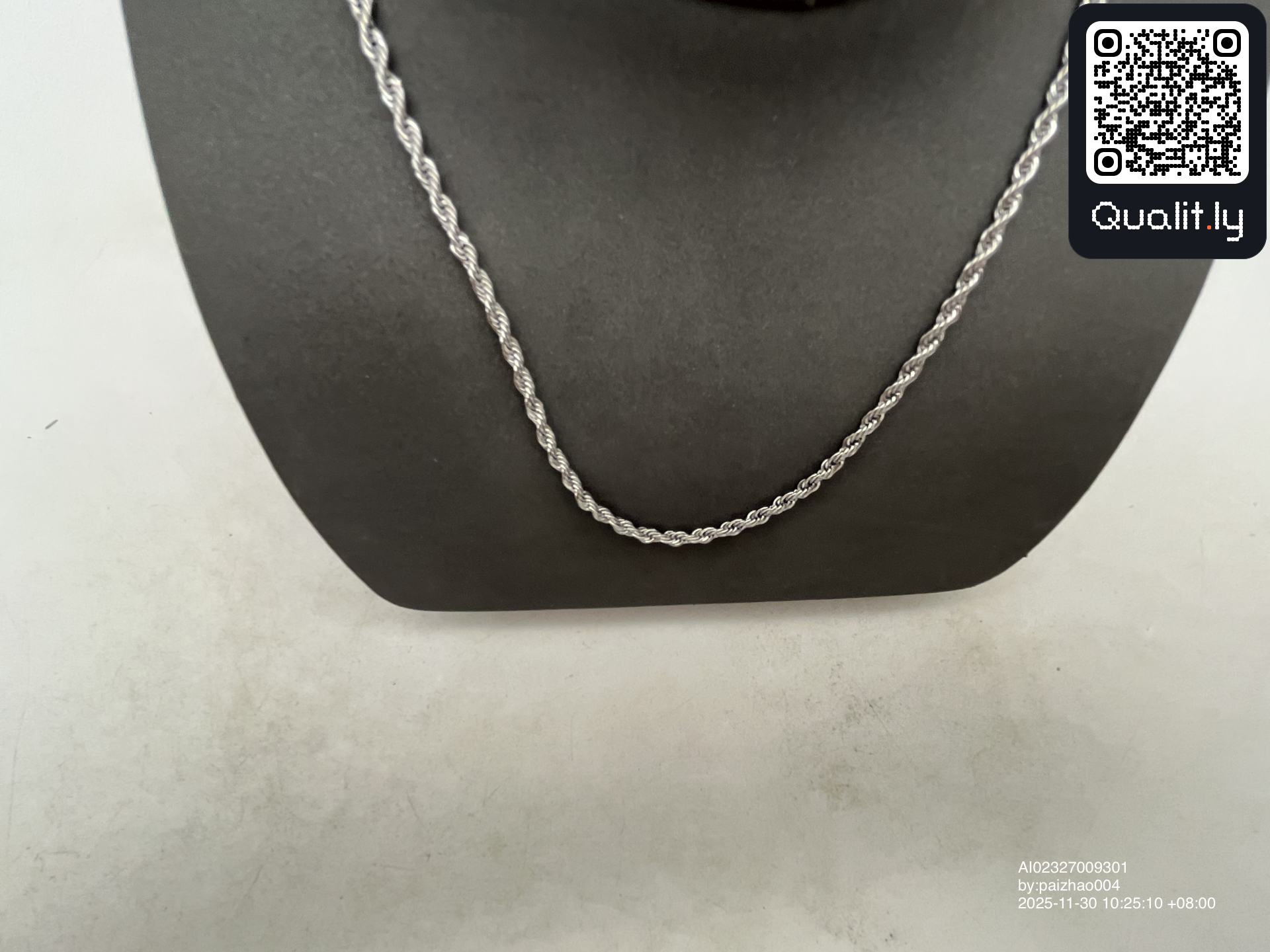 Jewelry QC photo 2 of 30