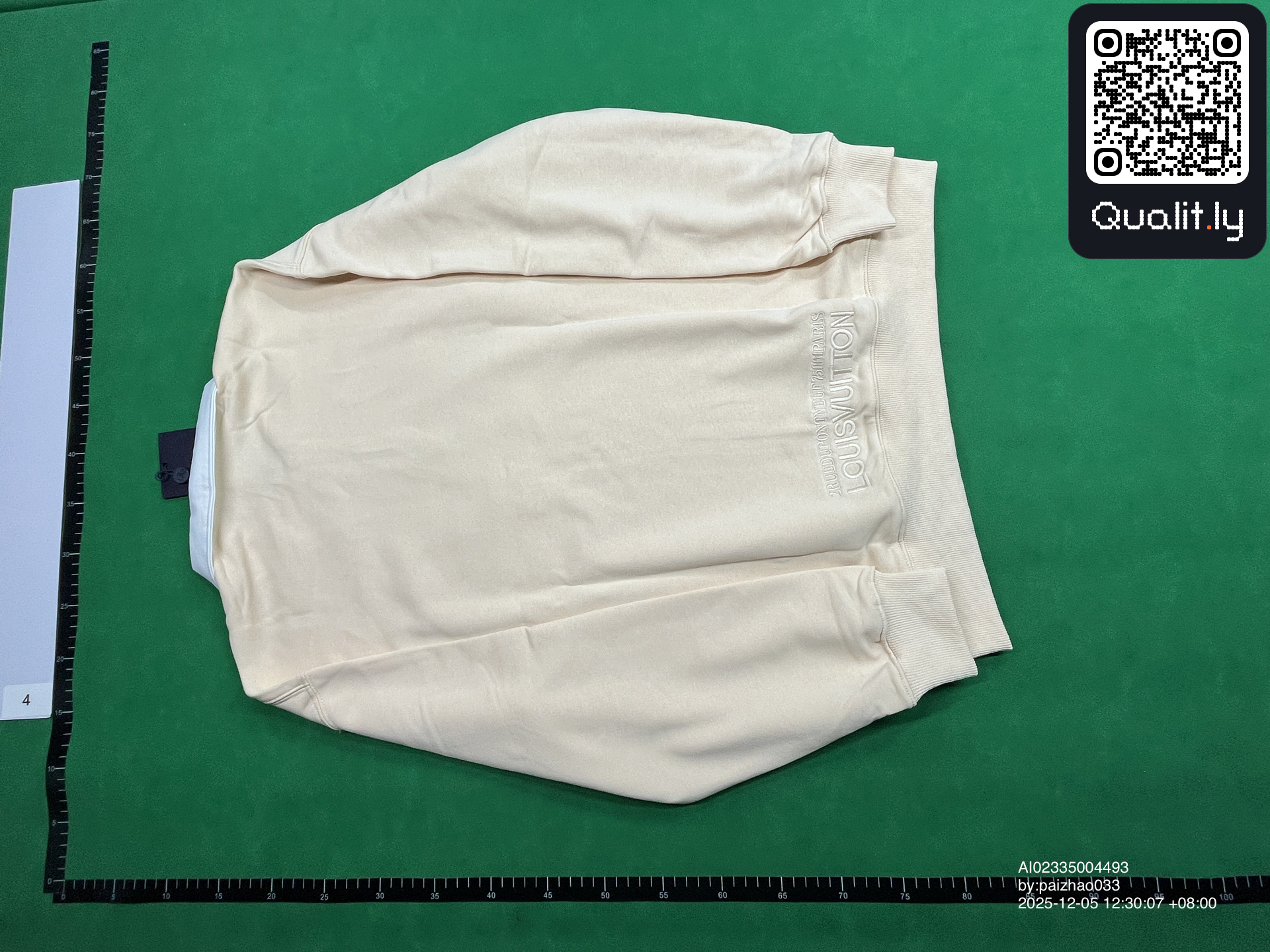 Bluza — zdjęcie QC 2 z 4