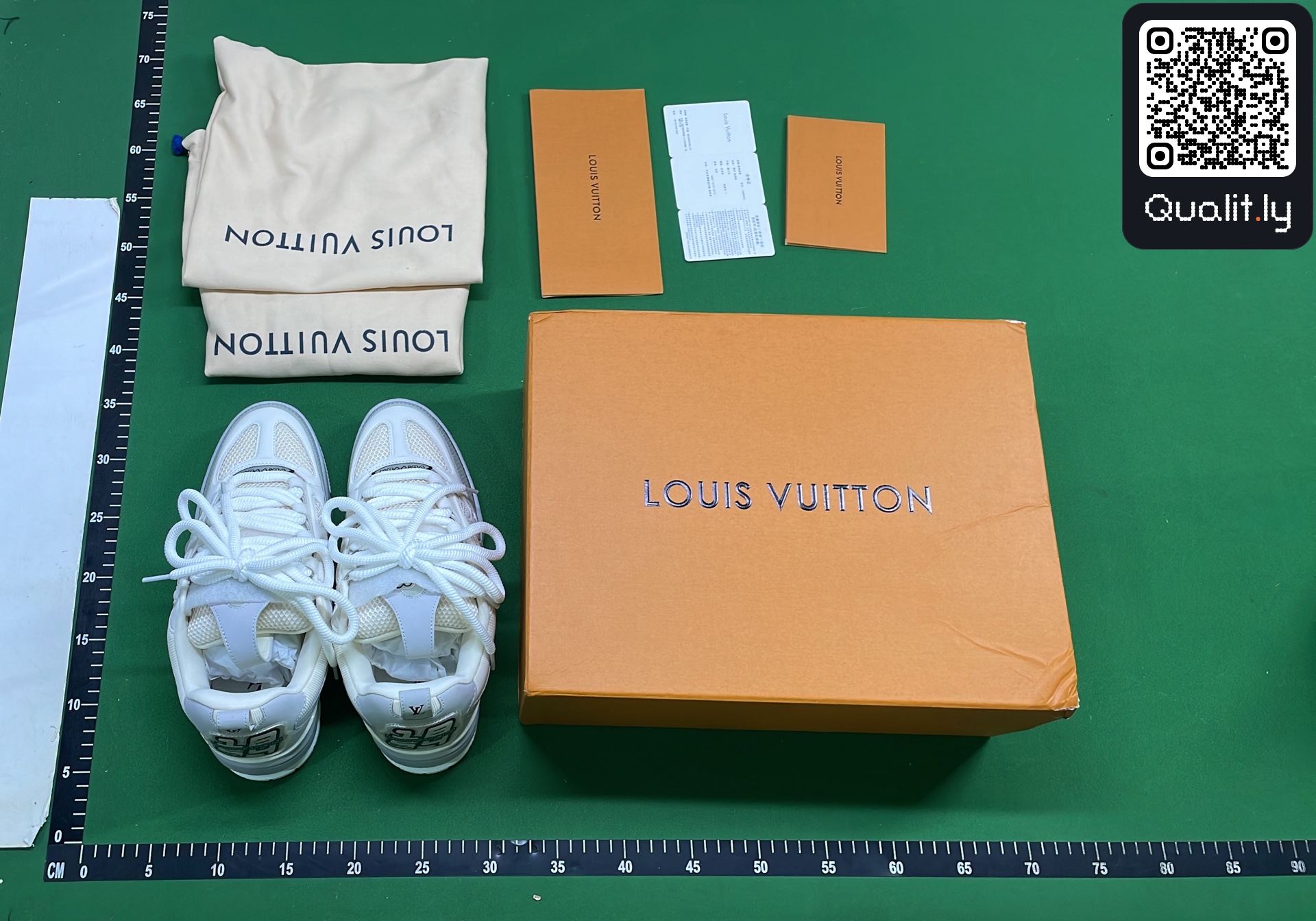 Sneakers QC photo 1 of 12