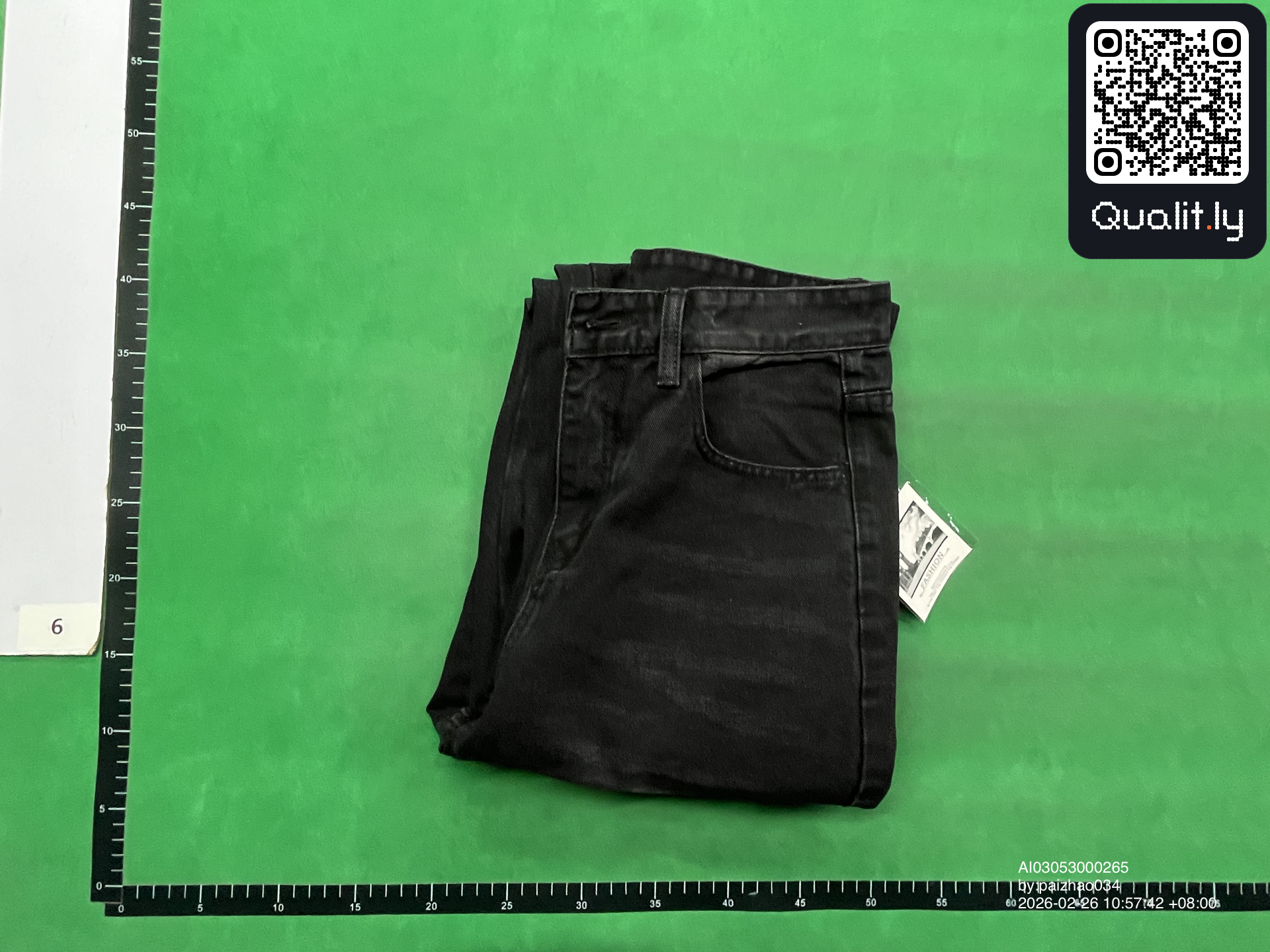 牛仔裤 QC 照片 1 / 18