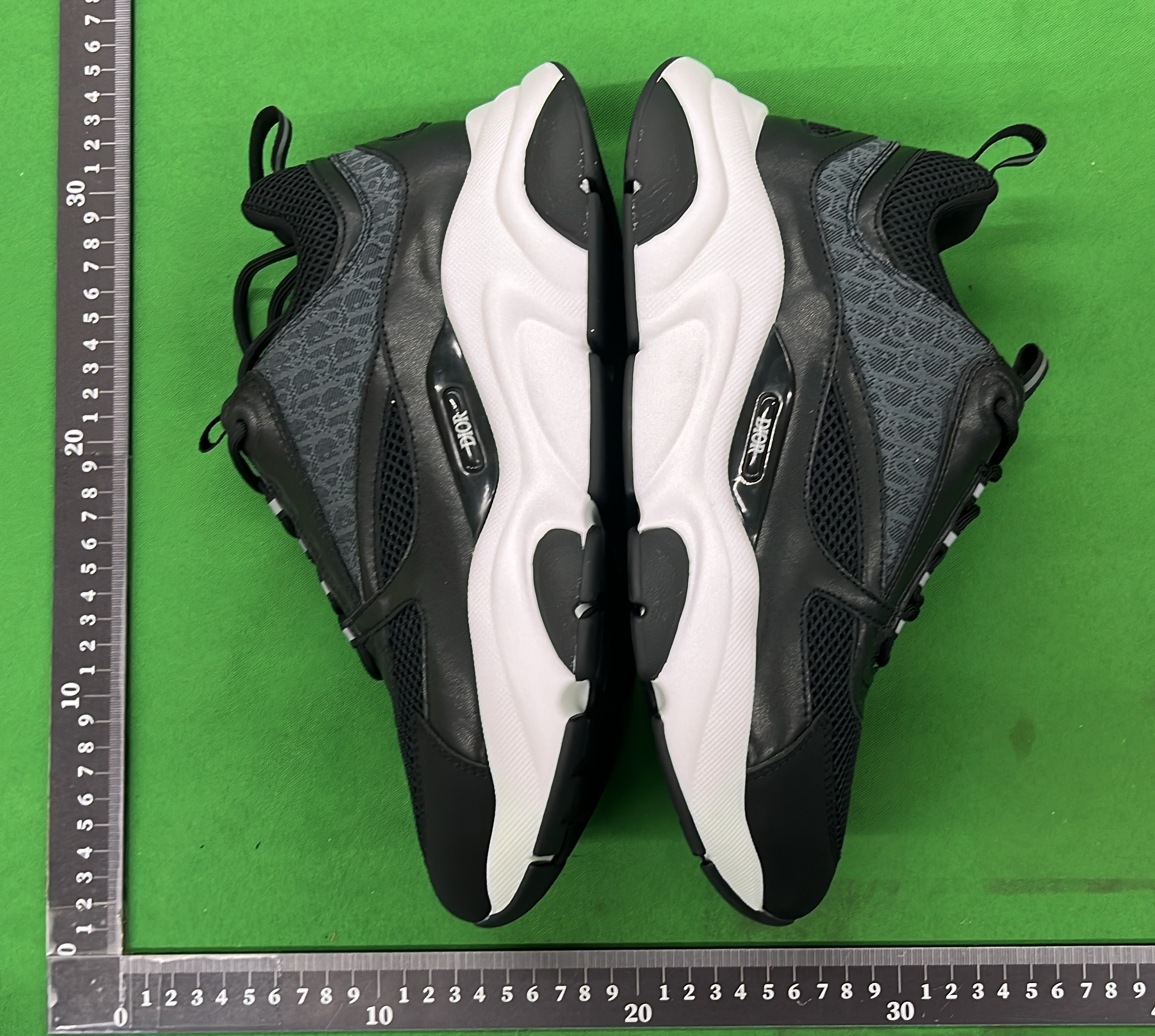 Sneakers — QC-foto 3 av 24