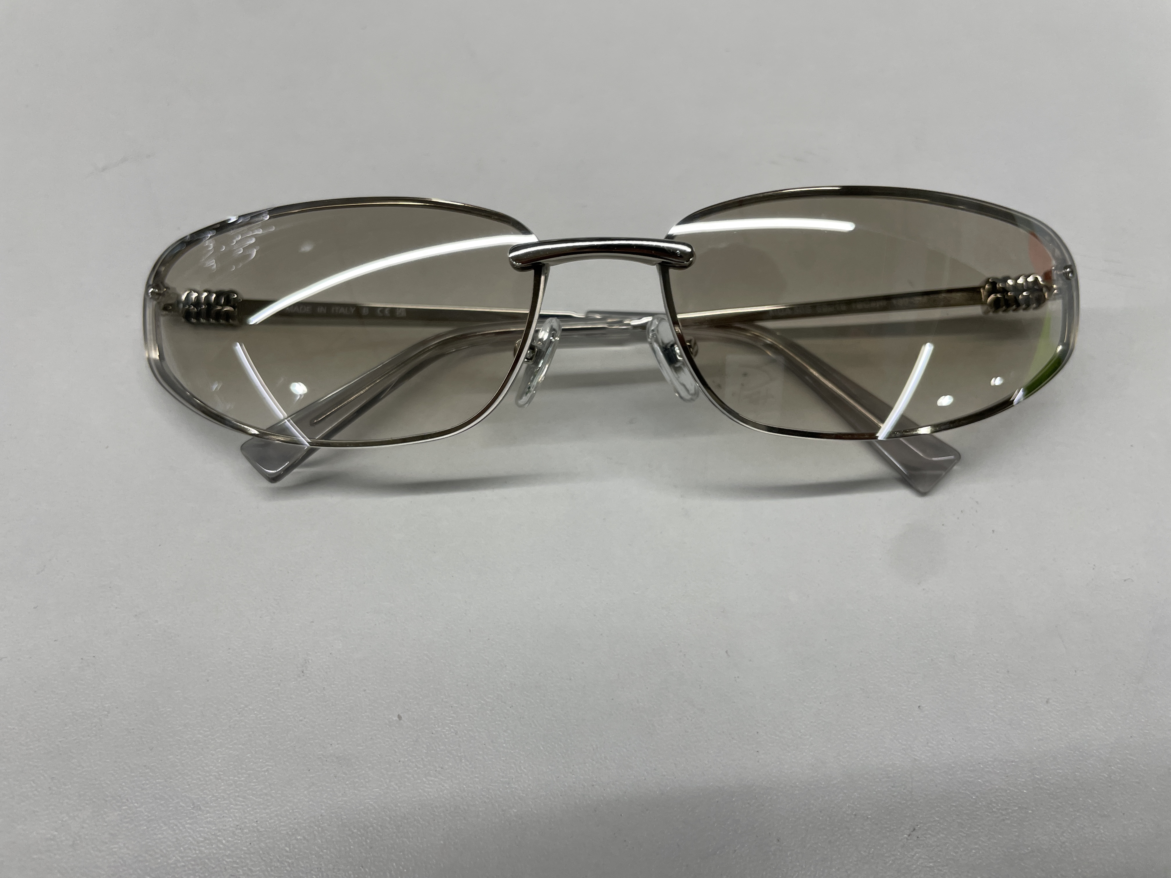 太阳镜 QC 照片 3 / 8
