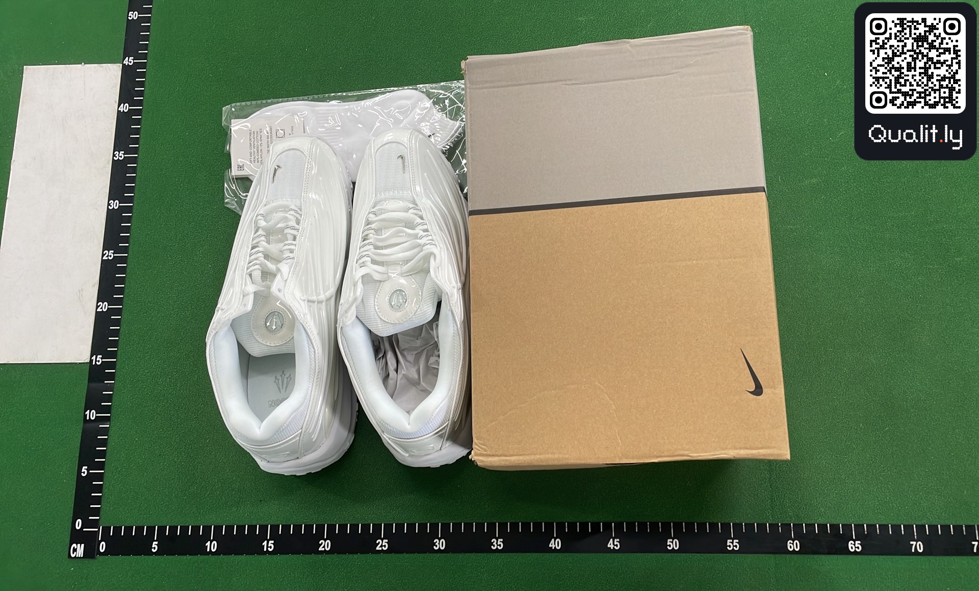 Sneakers — foto QC 1 di 6