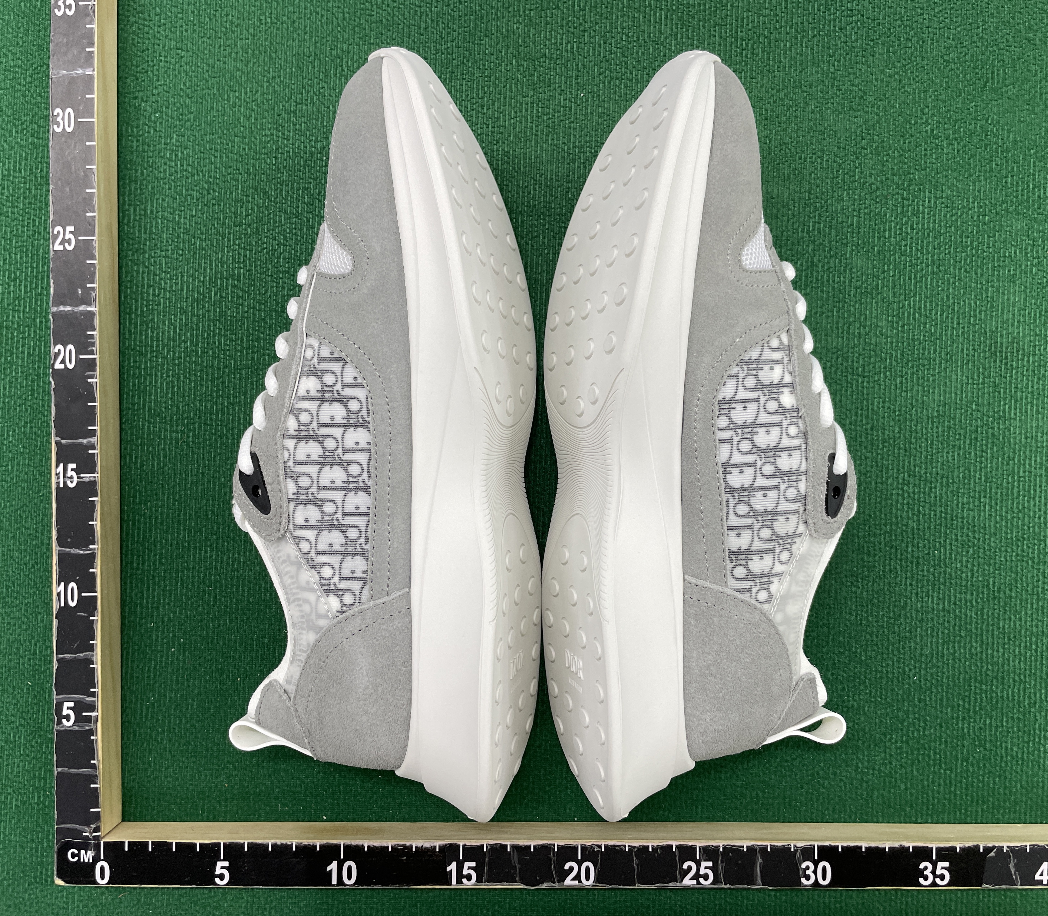 Sneakers — foto QC 1 di 96
