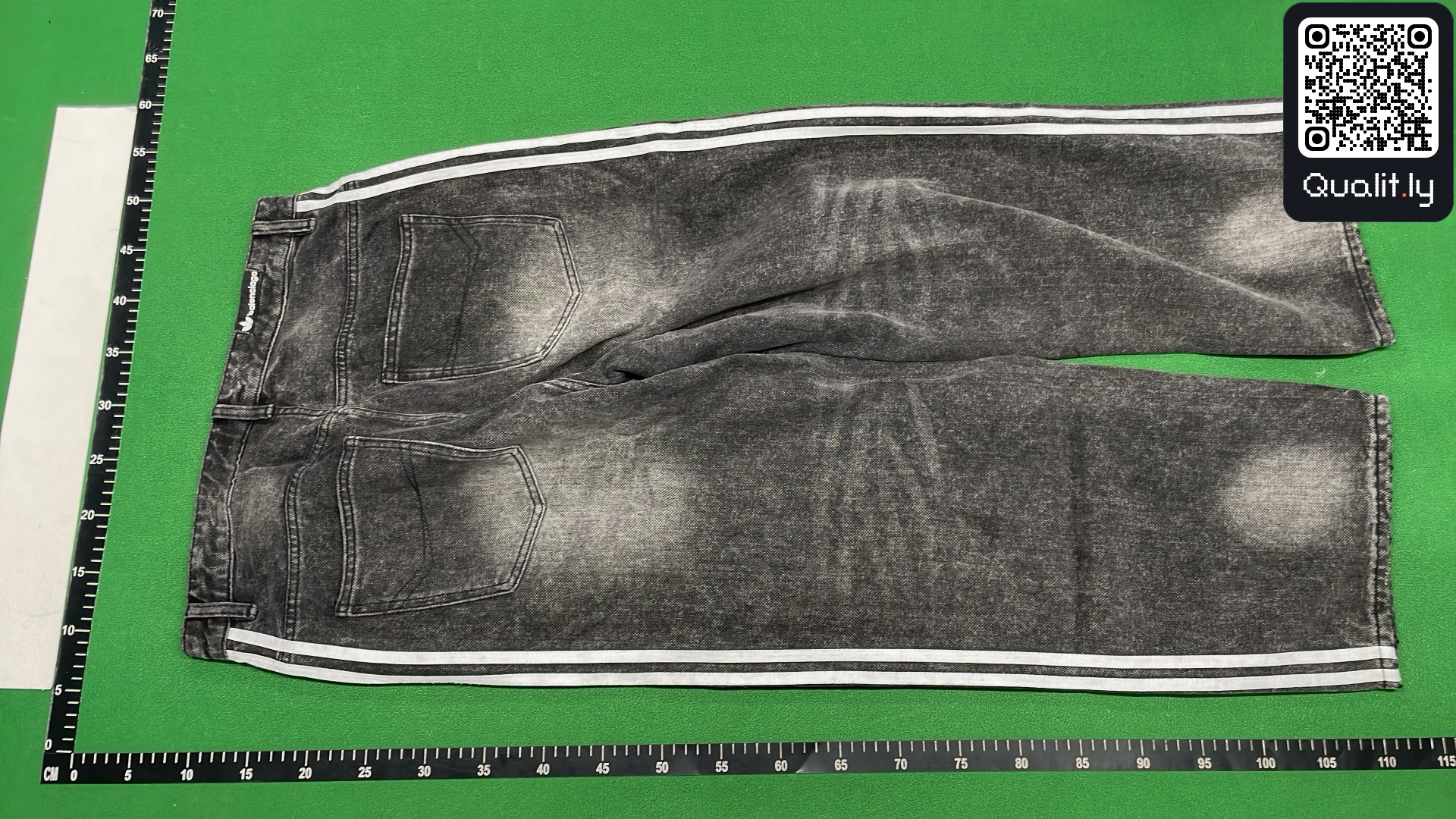 Jeans — QC-foto 3 av 4
