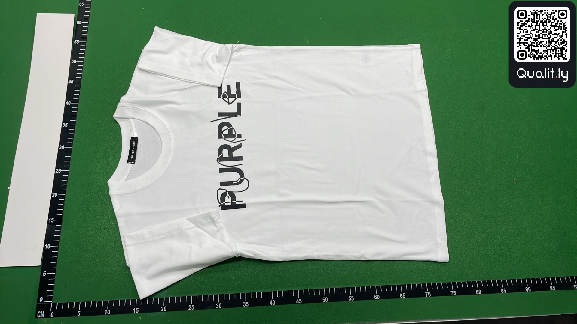 T-shirt — foto QC 2 de 8