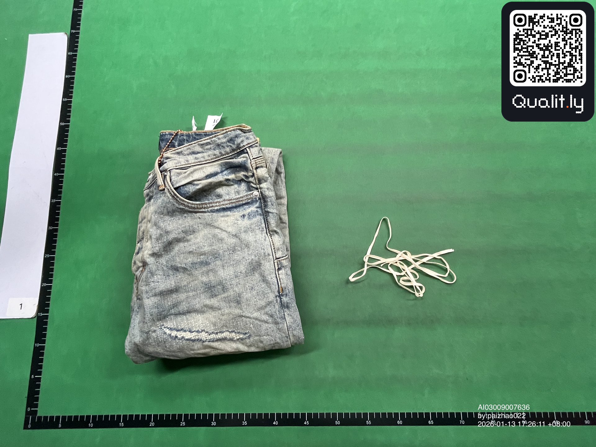 Jeans — QC-foto 1 van 10