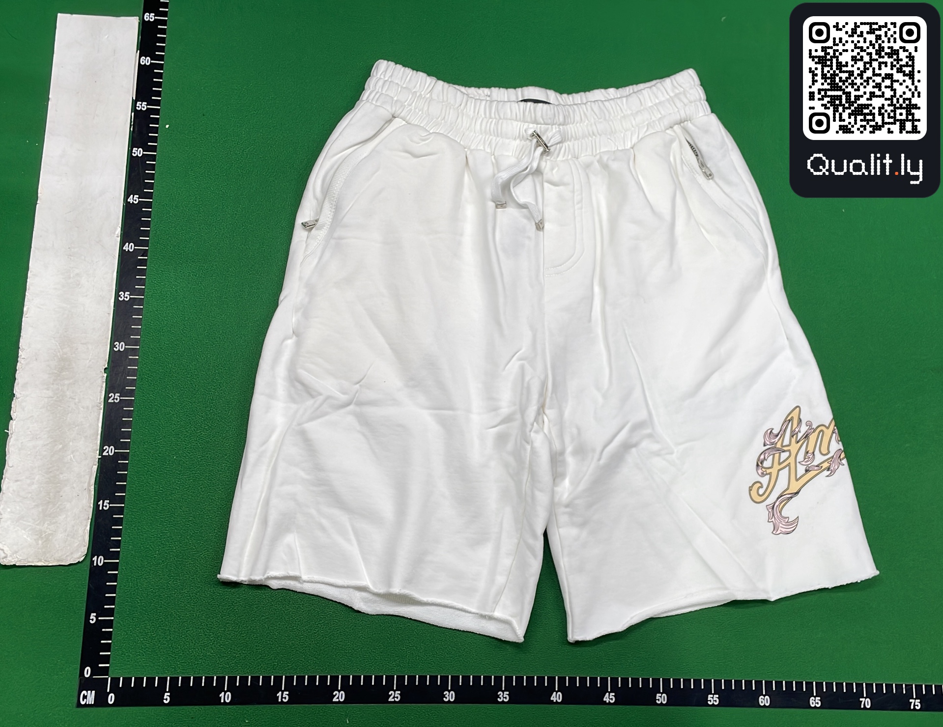 Short — photo QC 2 sur 12
