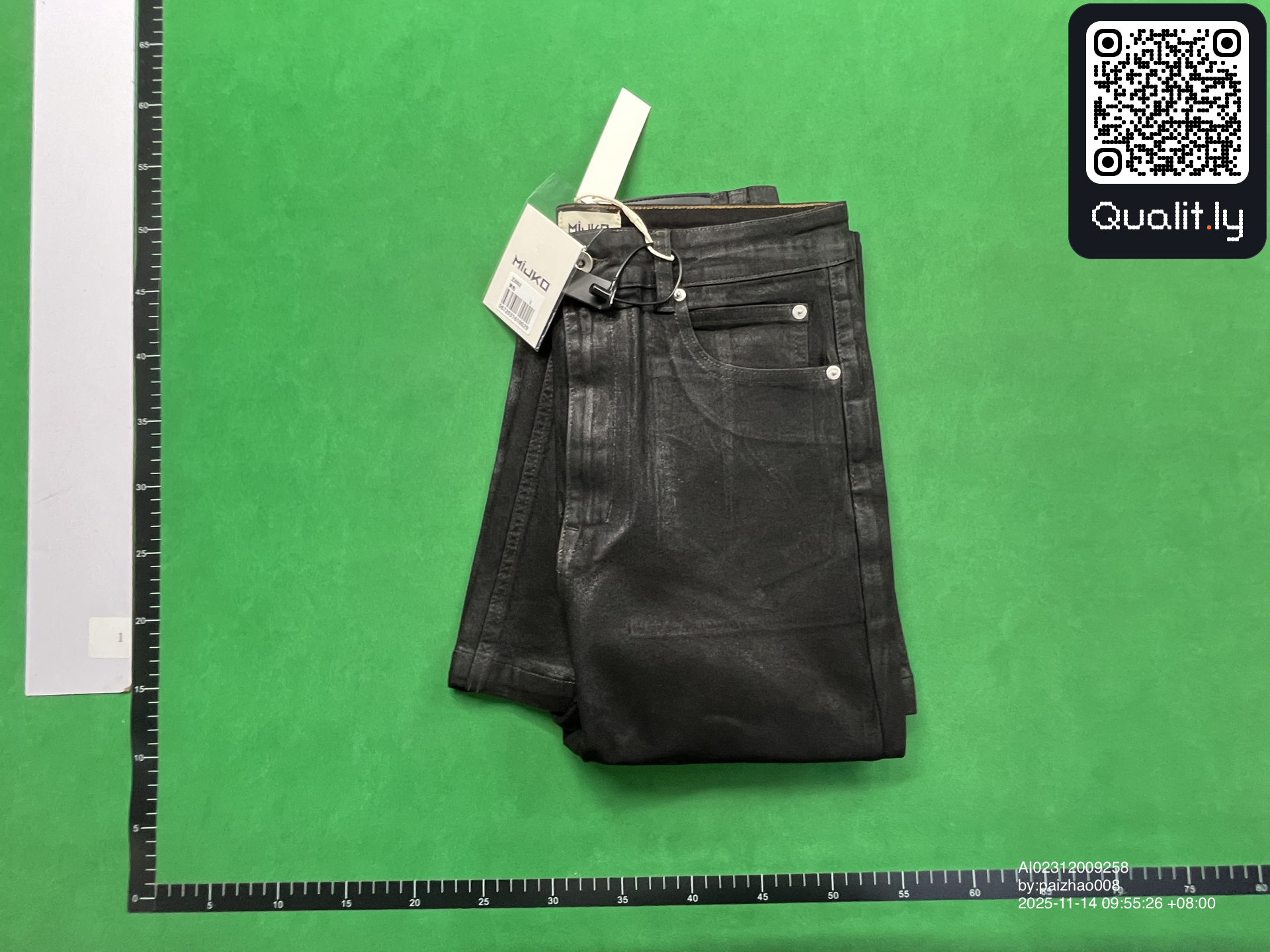 牛仔裤 QC 照片 1 / 12