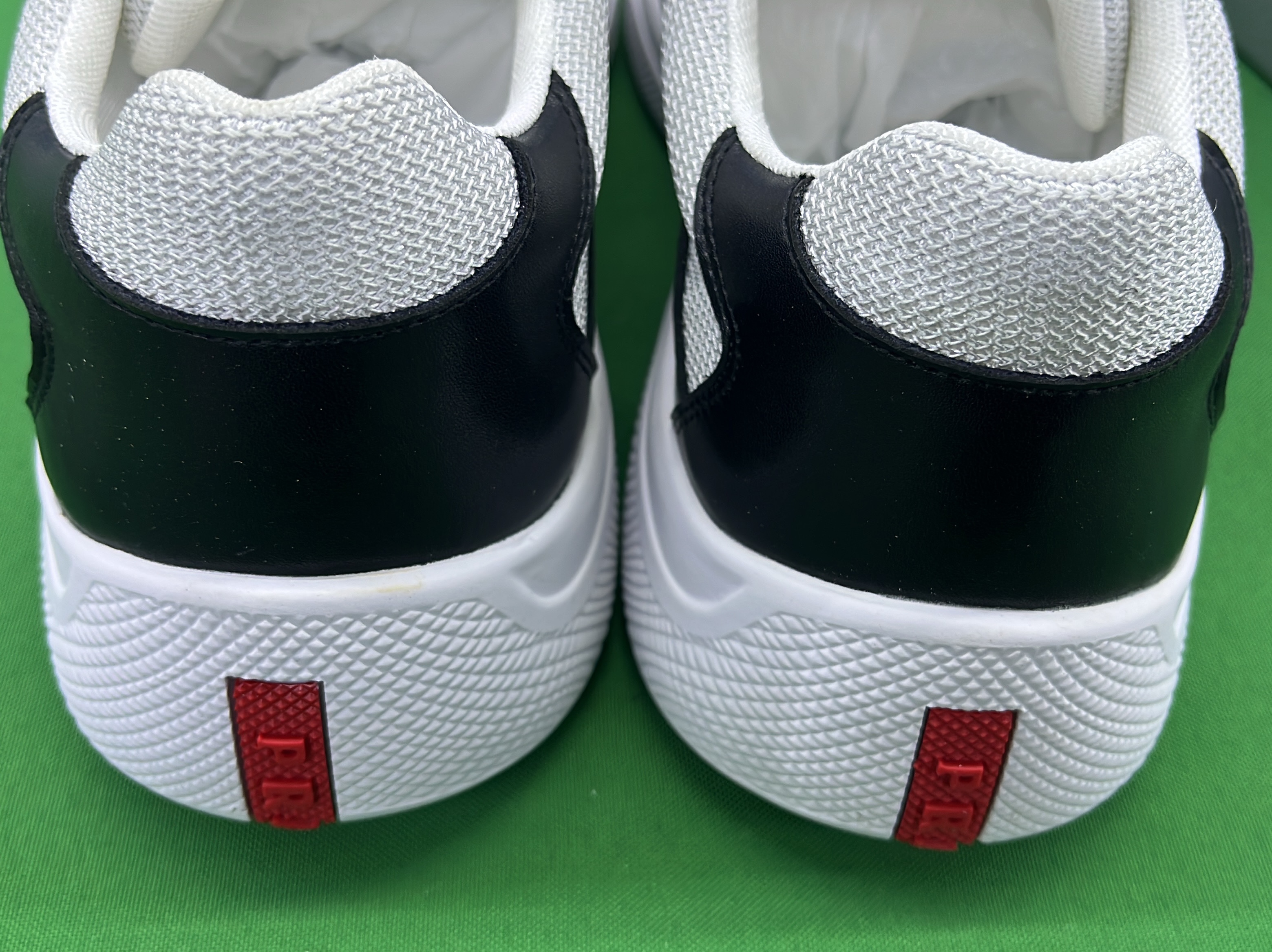 Sneakers — QC-foto 1 av 6