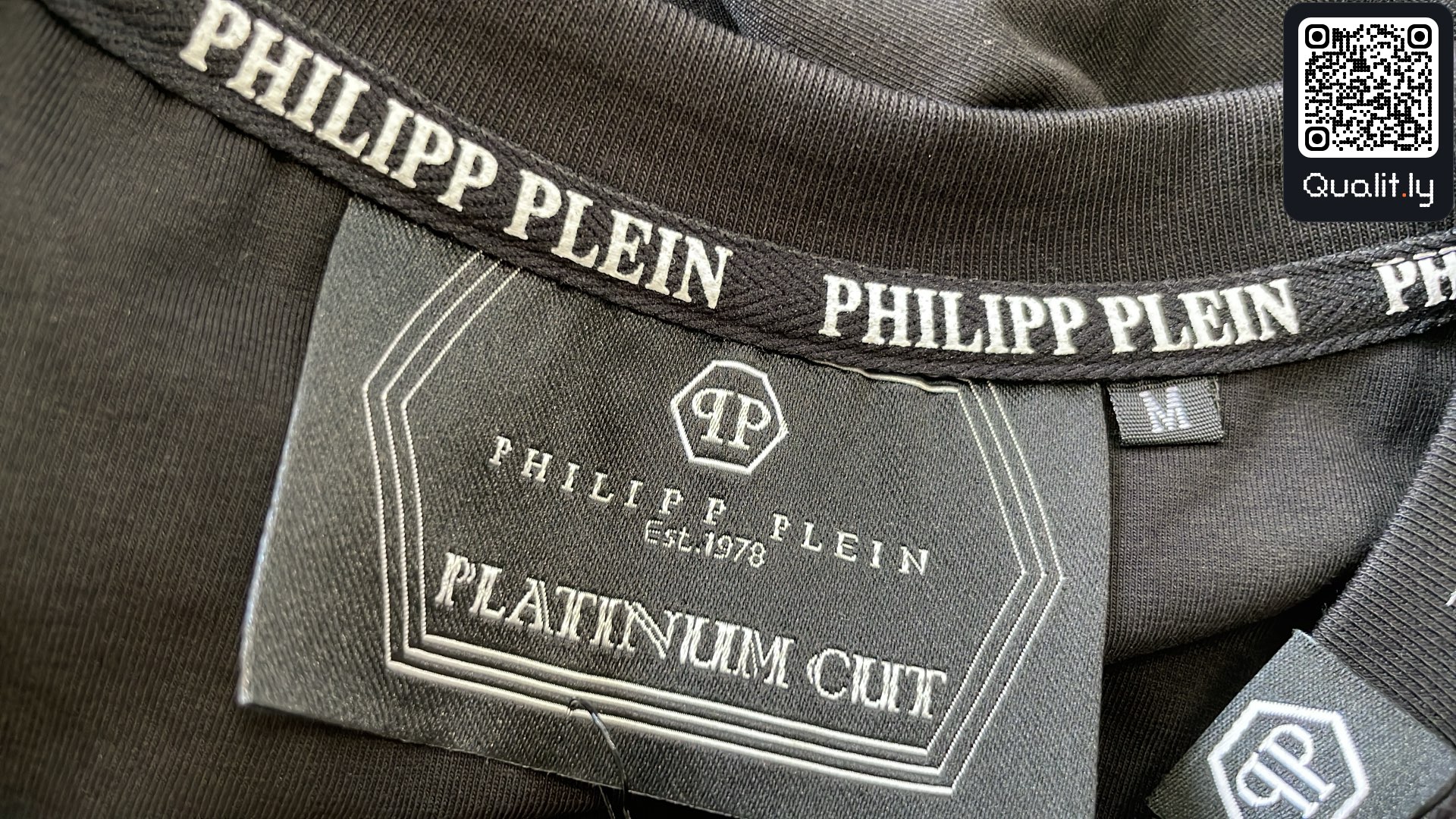 Tricou — fotografie QC 1 din 4