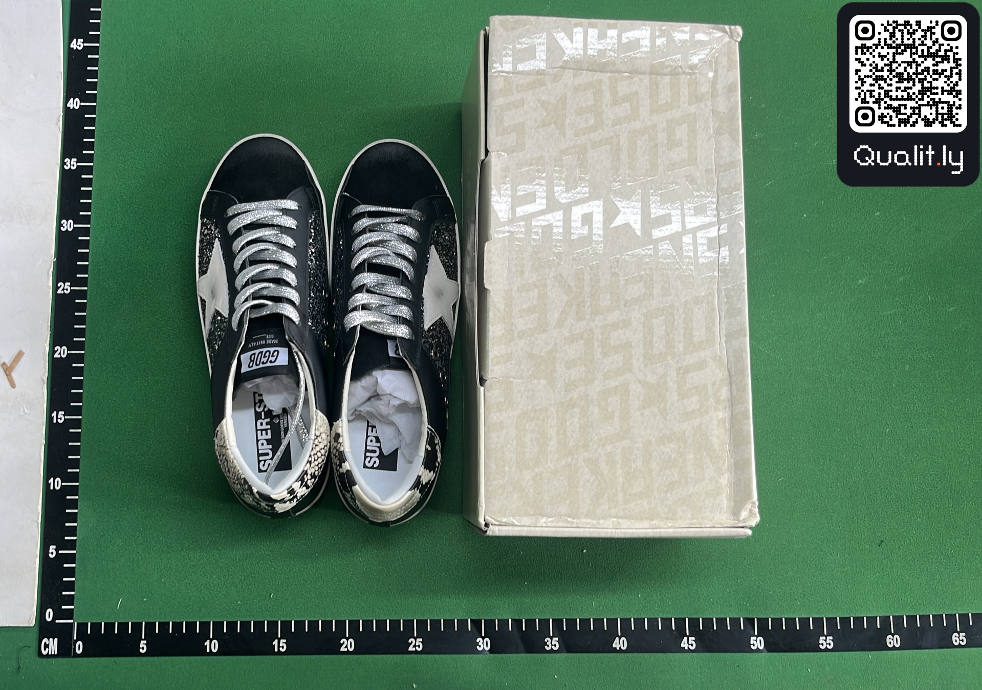 Sneakers QC photo 1 of 12