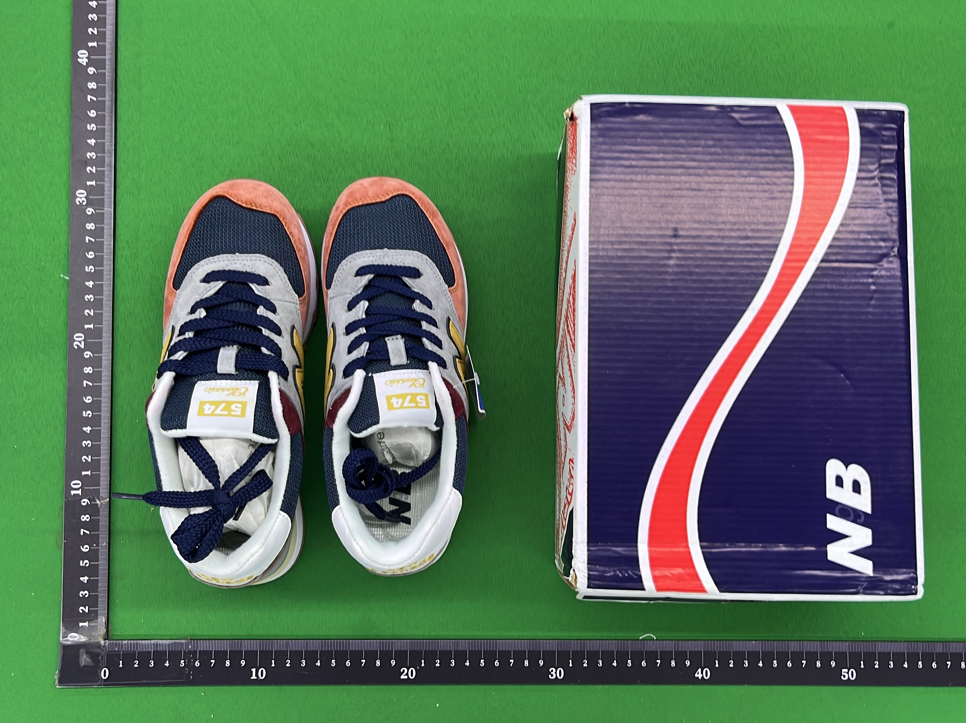 Sneakers QC photo 1 of 6