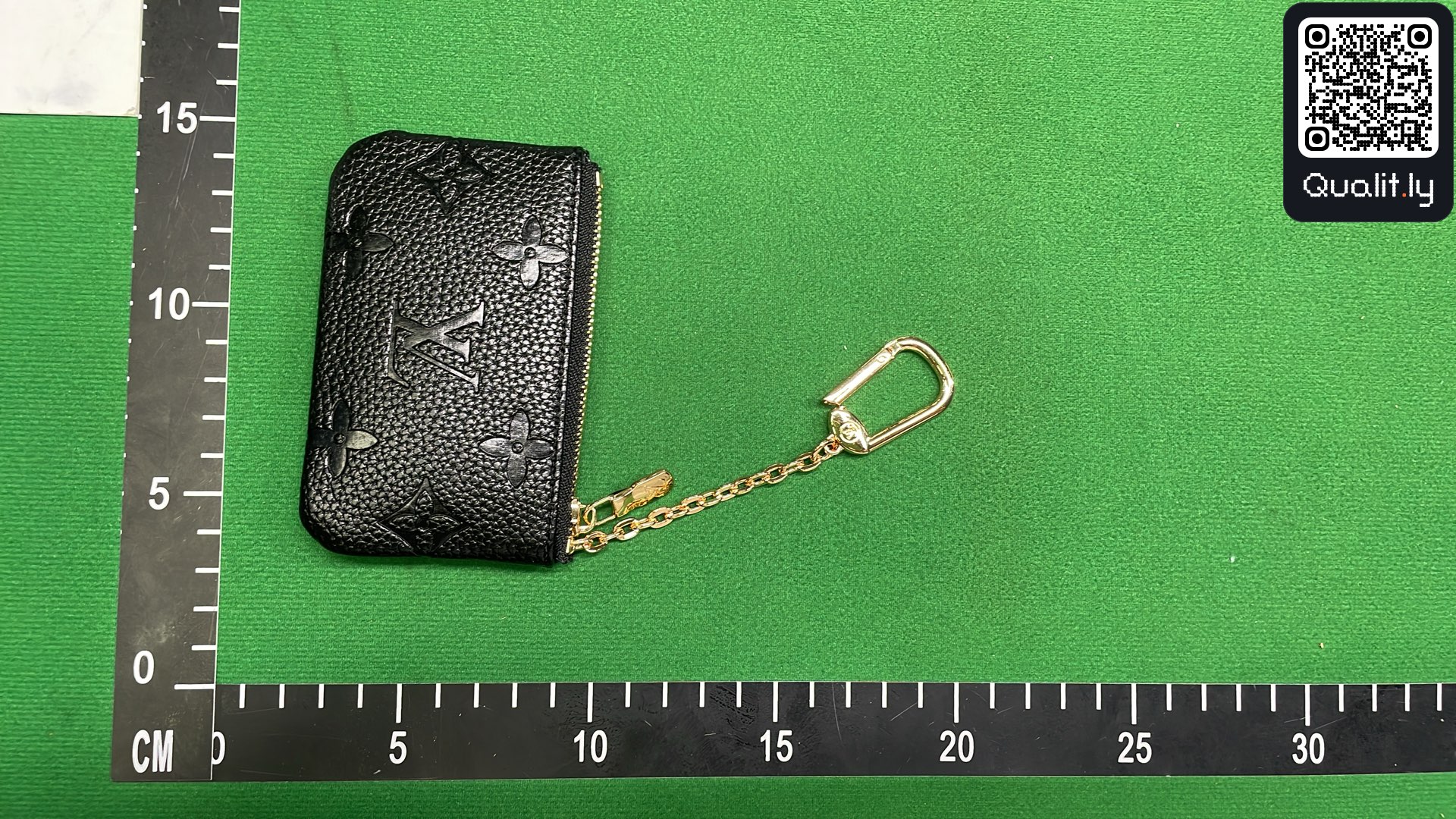 Bag QC photo 3 of 151