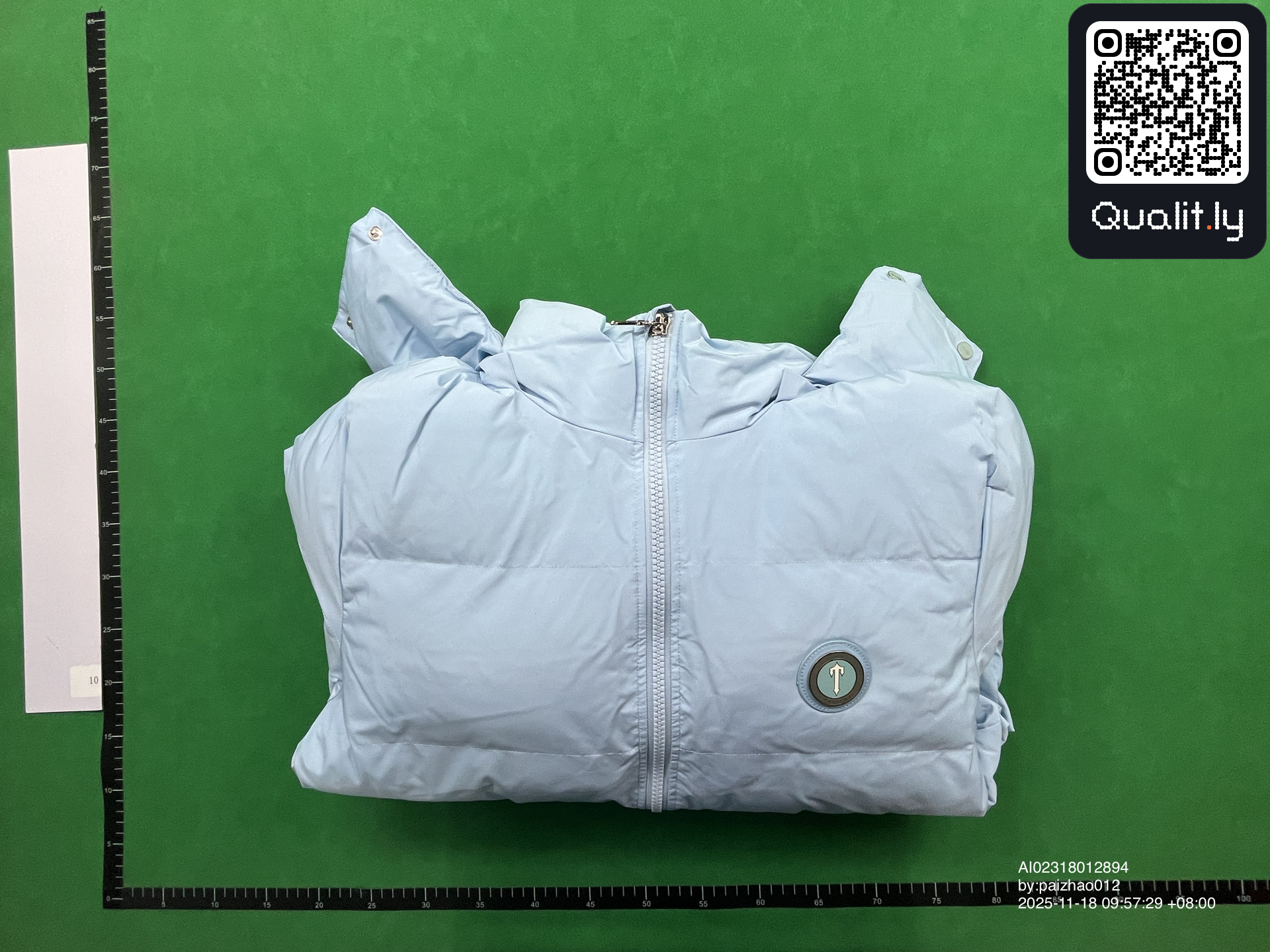 Veste — photo QC 1 sur 4