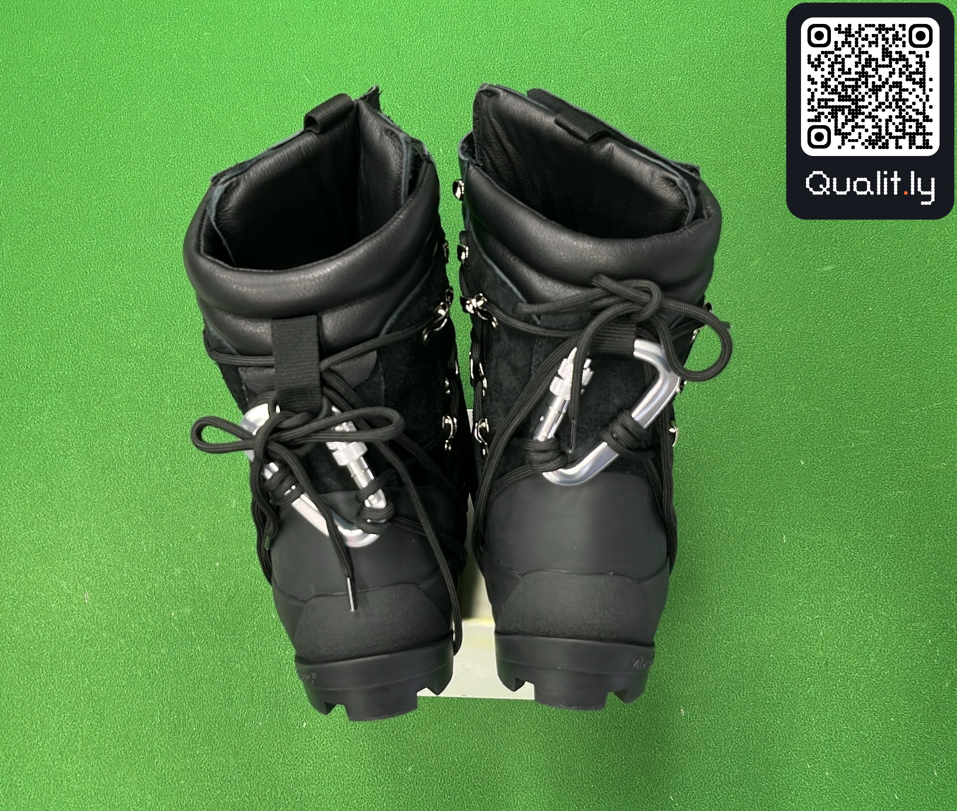 Botas — foto QC 3 de 6