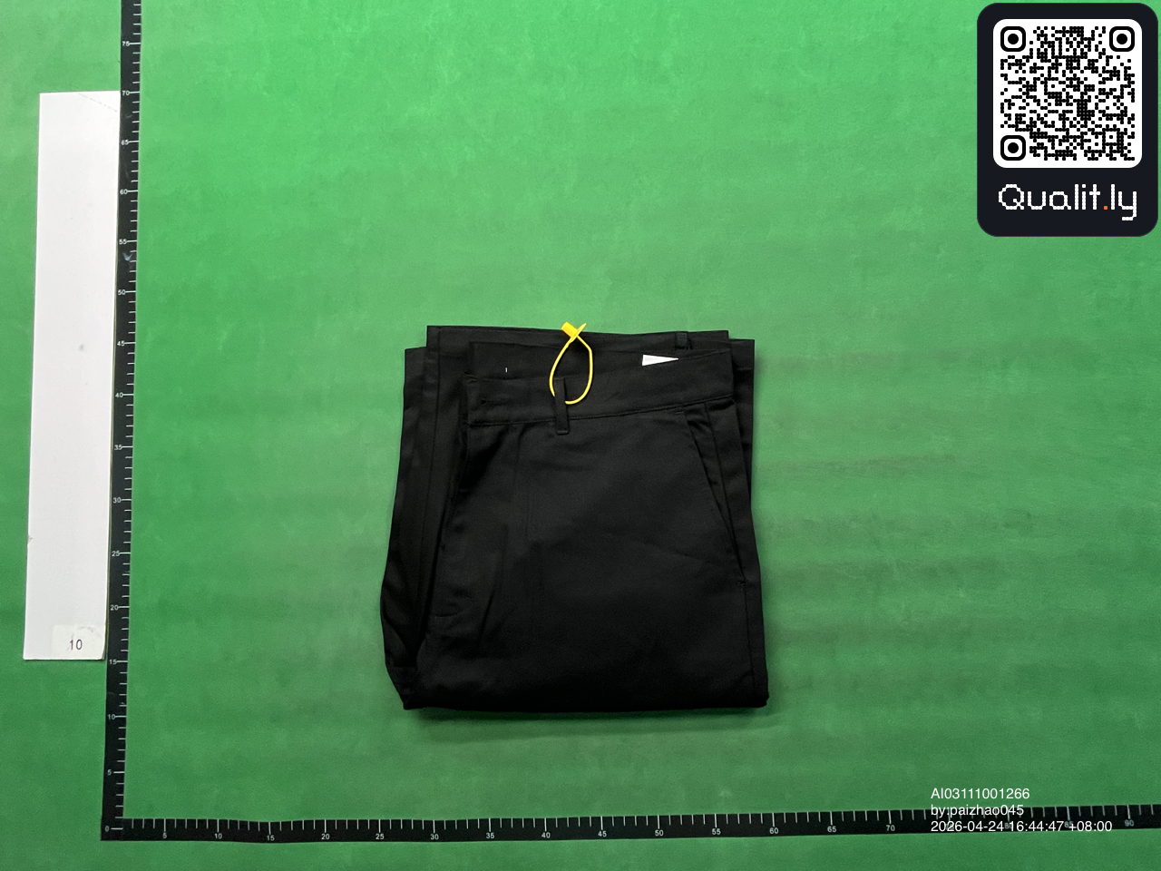 Pantaloni scurți — fotografie QC 1 din 8