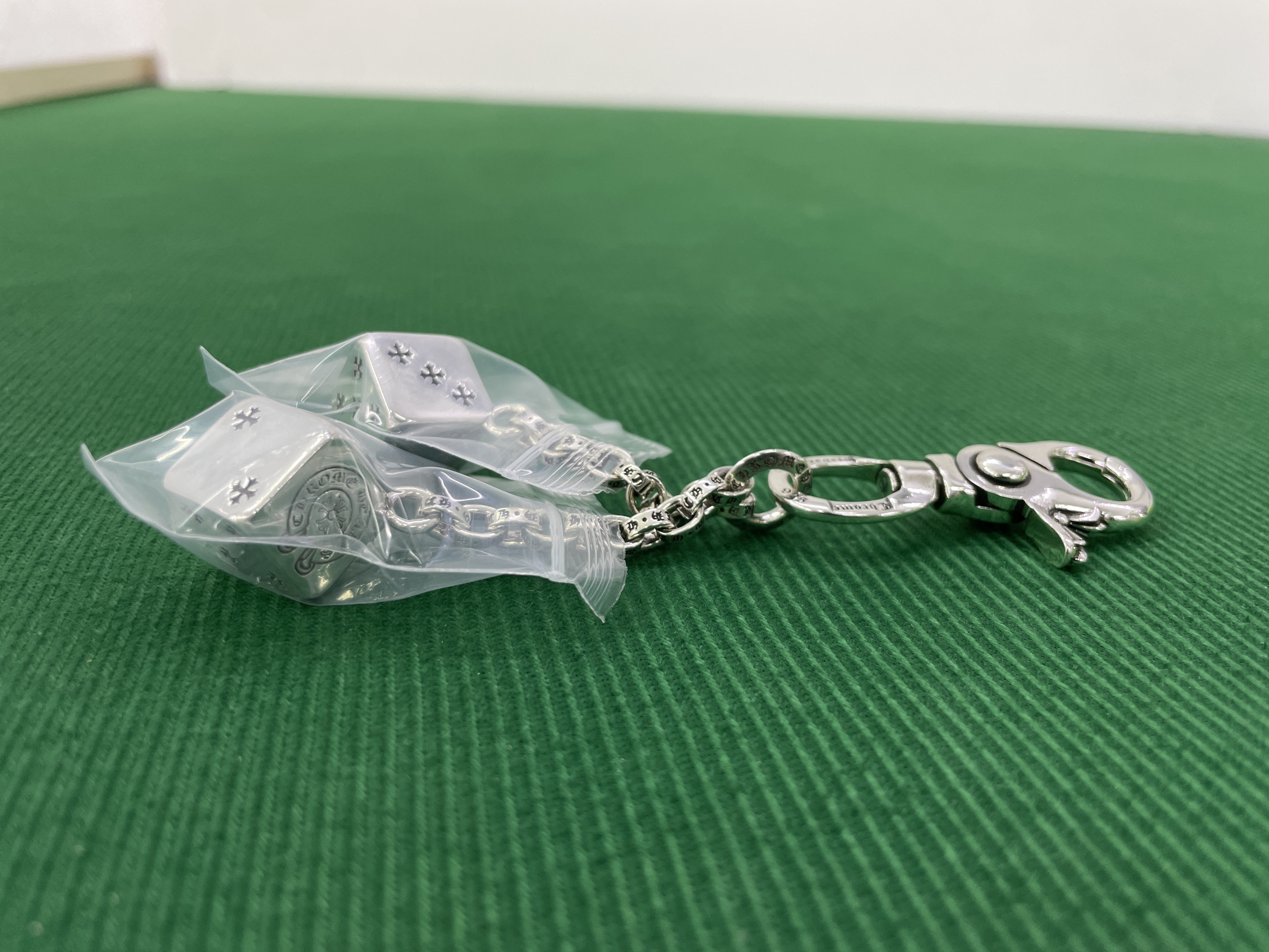 Bag QC photo 3 of 45