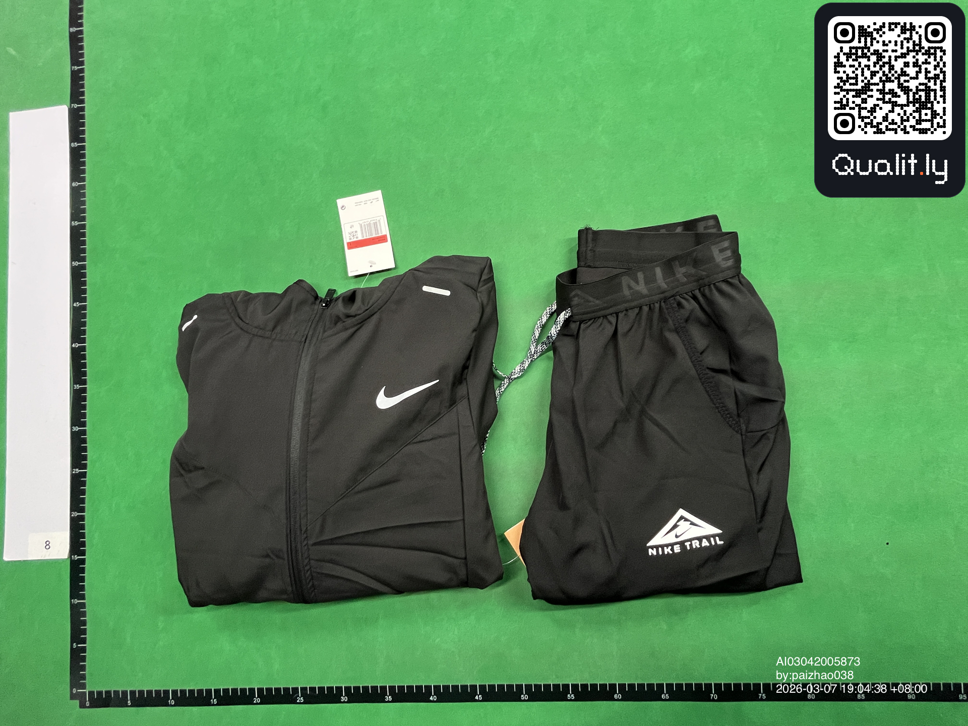 运动套装 QC 照片 1 / 36