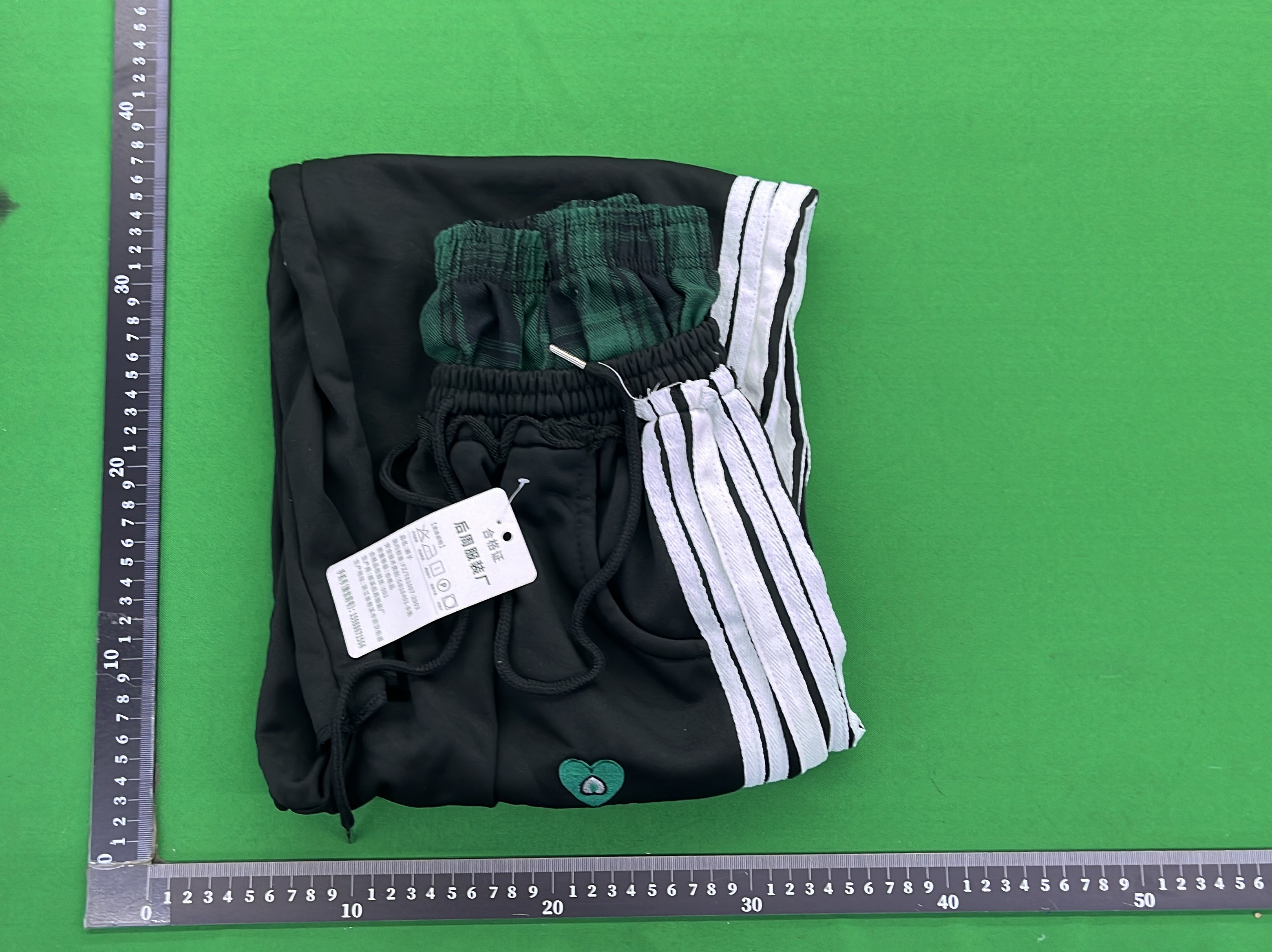 Pantaloni — fotografie QC 1 din 99