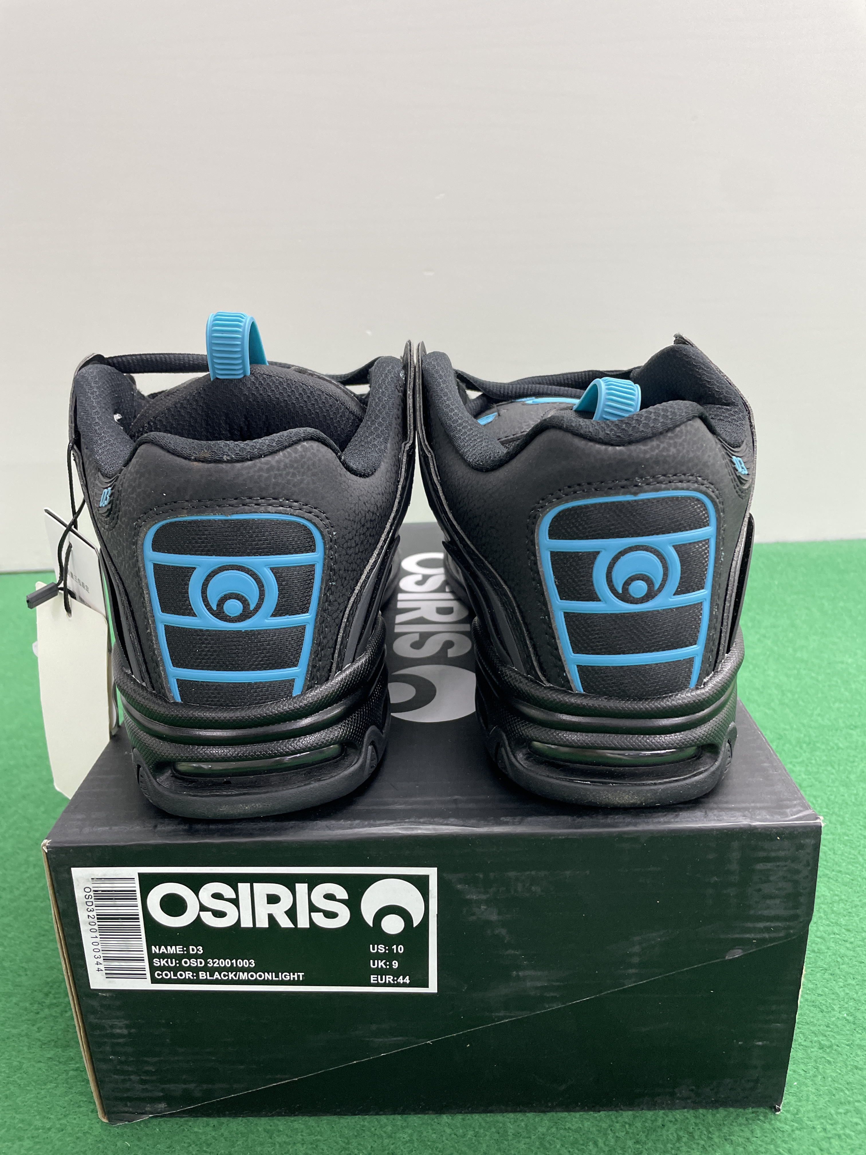 Sneakers — QC-foto 1 av 10