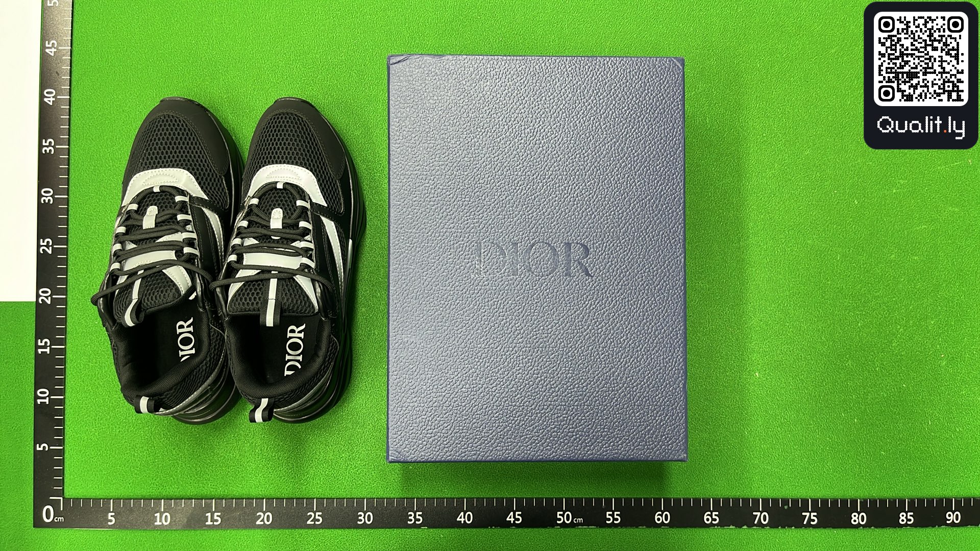 Sneakers QC photo 1 of 6