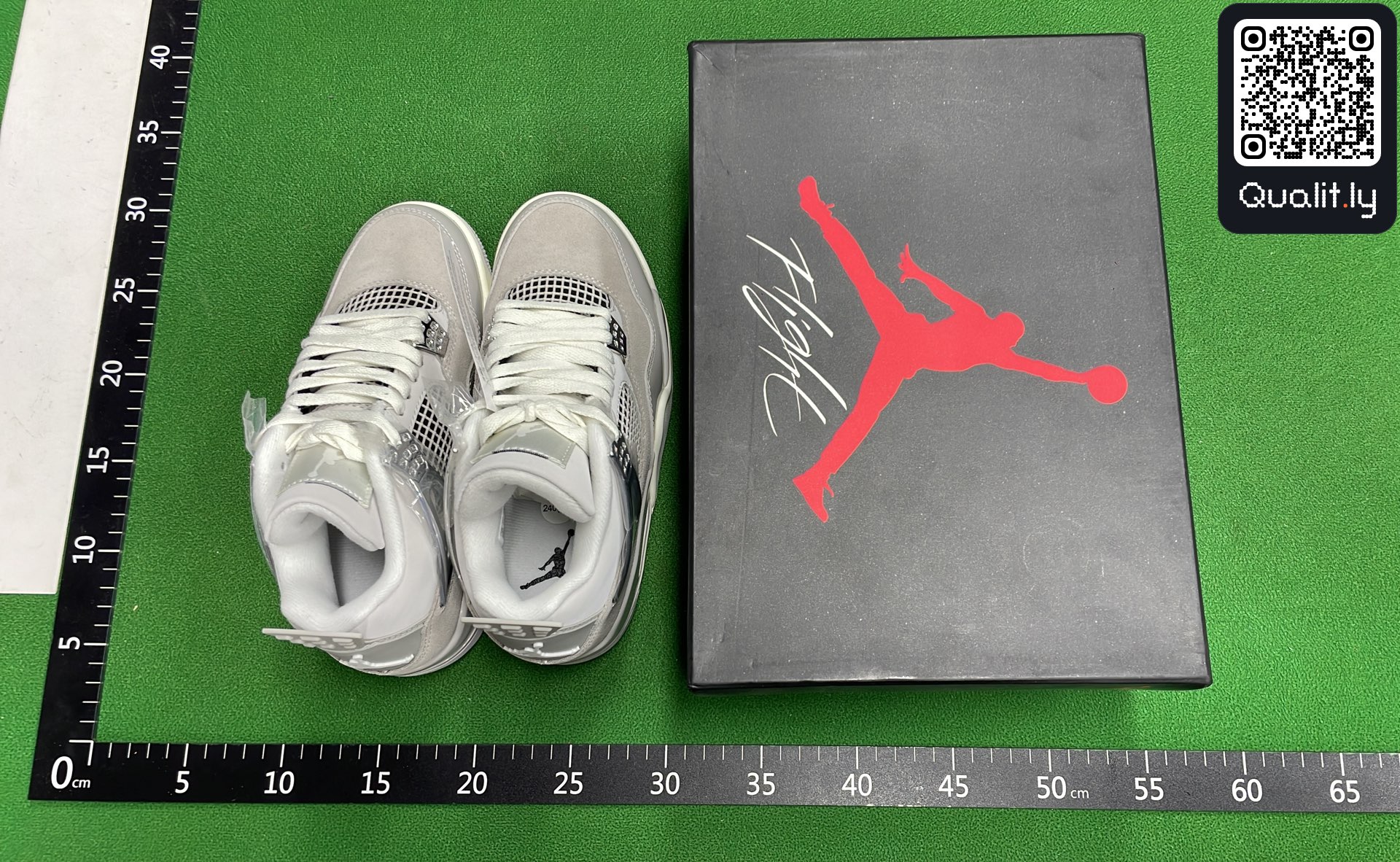 Sneakers QC photo 1 of 155