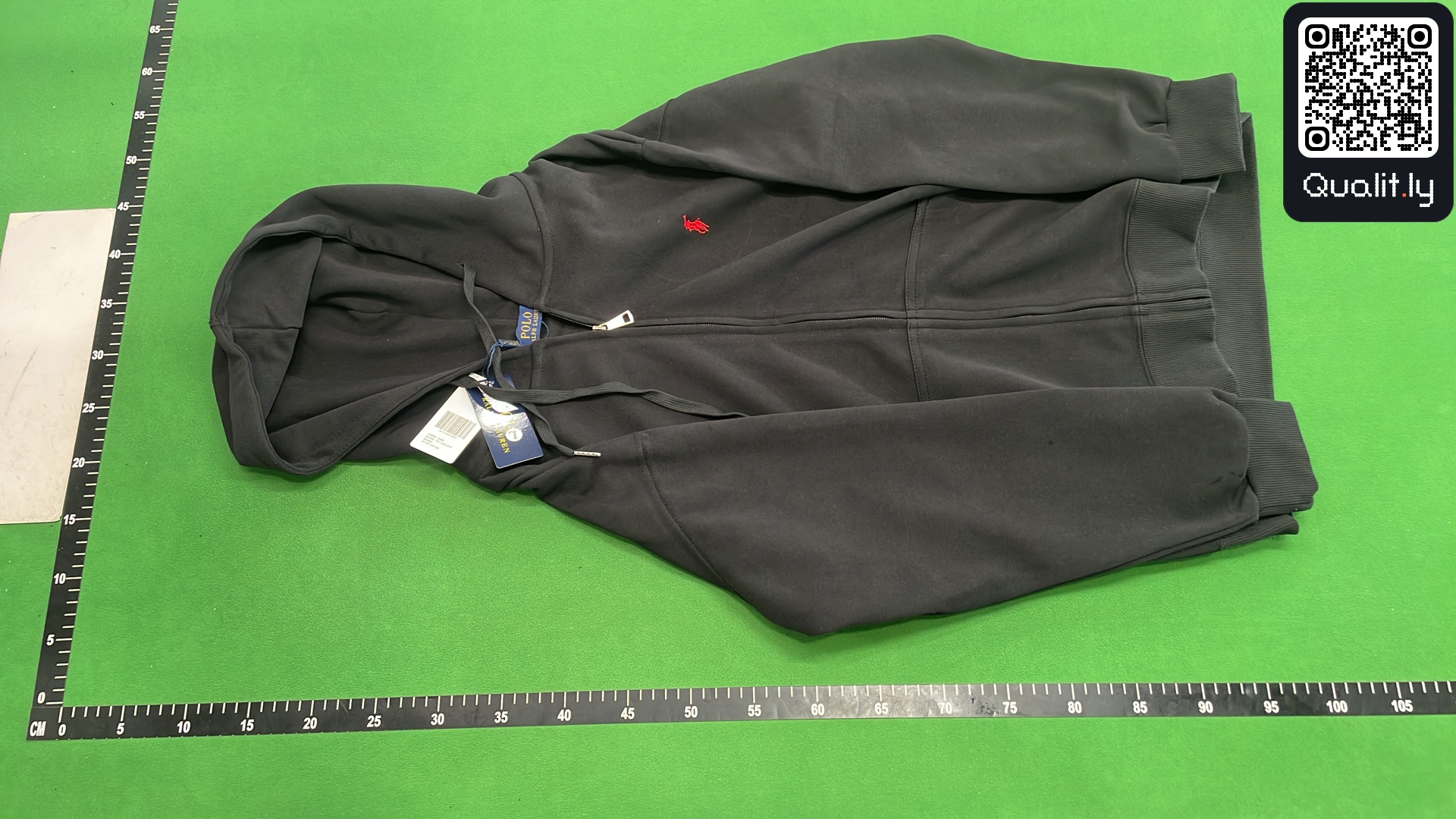 Hoodie QC photo 2 of 284