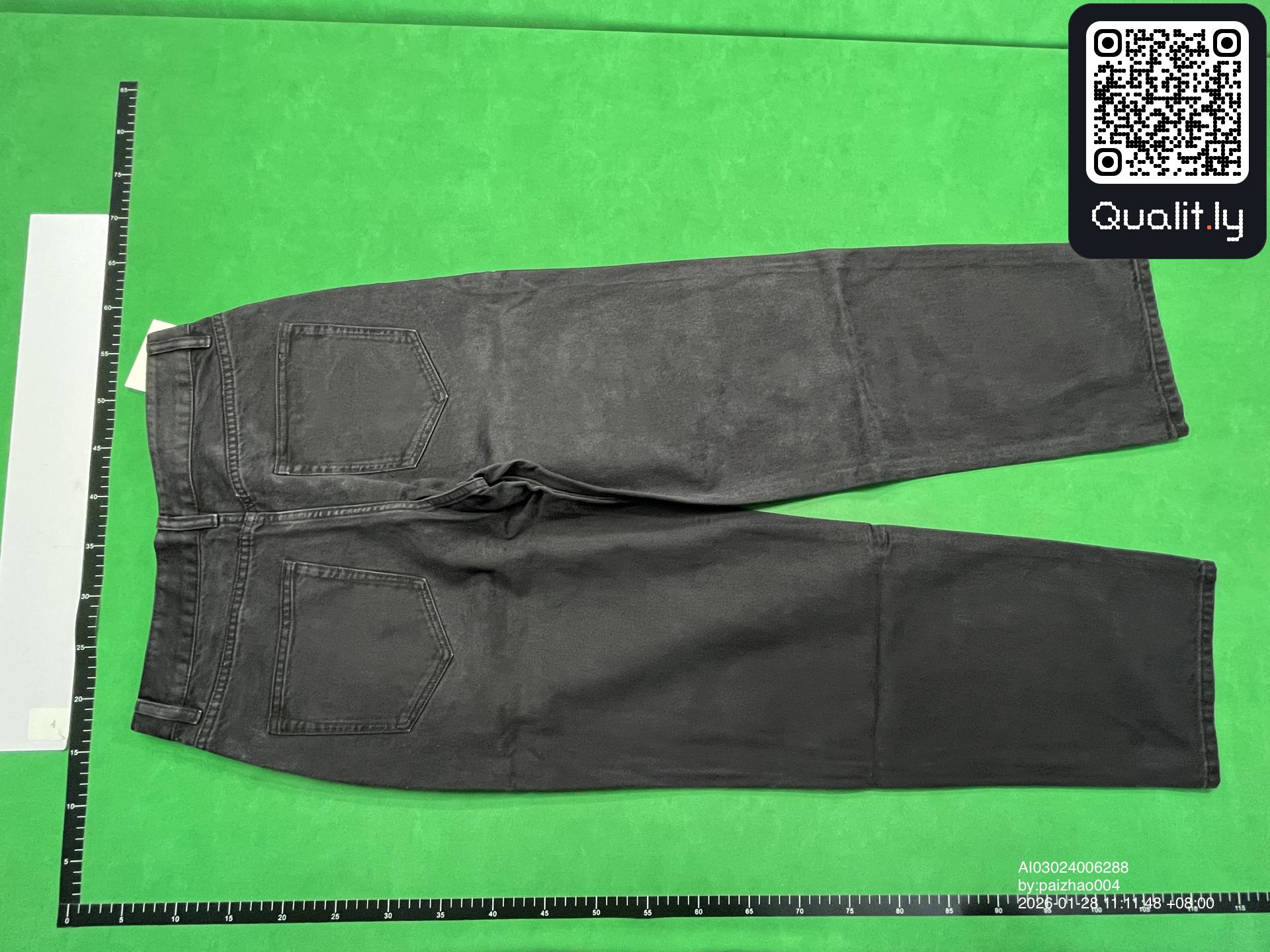 Jeans — QC-foto 2 av 8