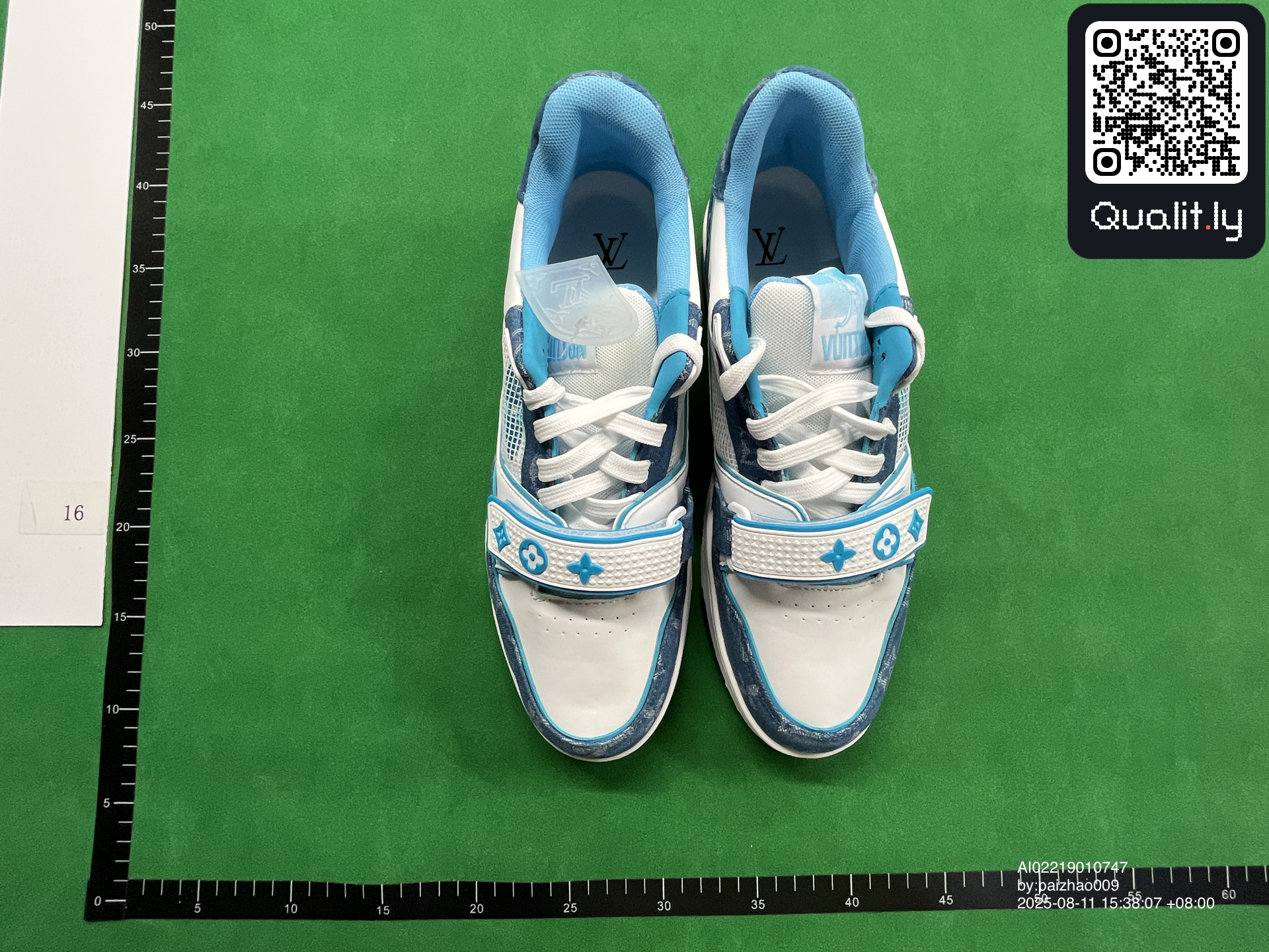 Sneakers QC photo 1 of 62