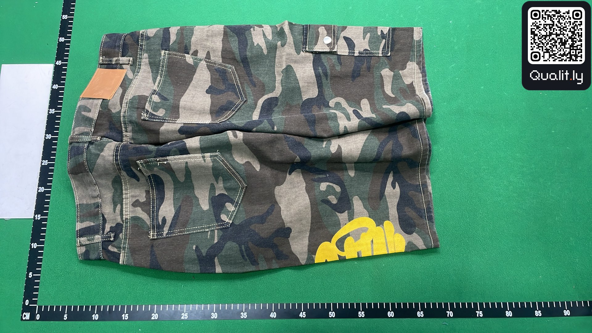 Jeans QC photo 3 of 12