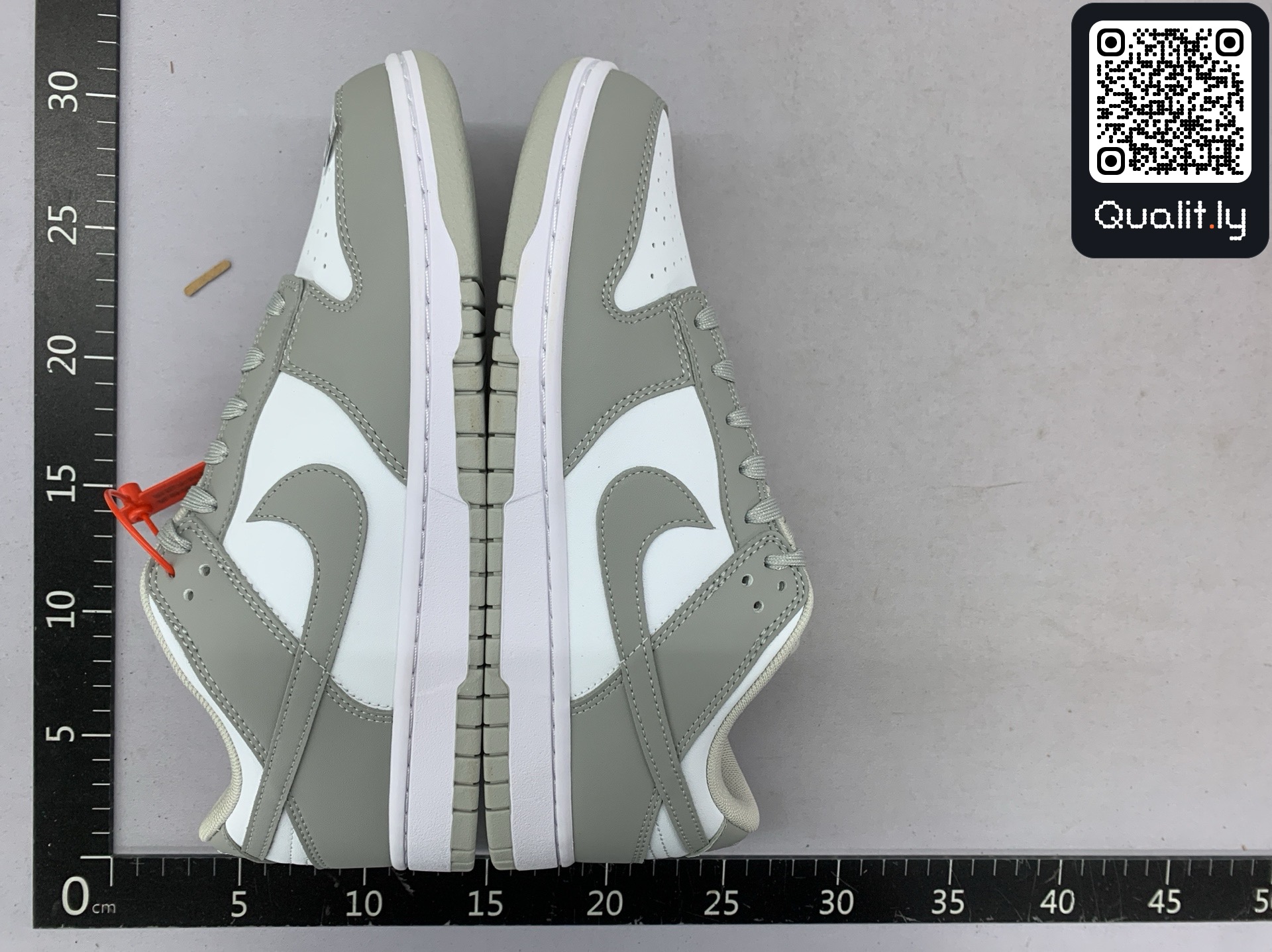 Sneakers QC photo 3 of 63