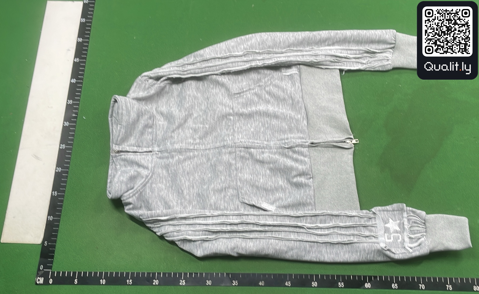Hoodie — QC-foto 2 av 9