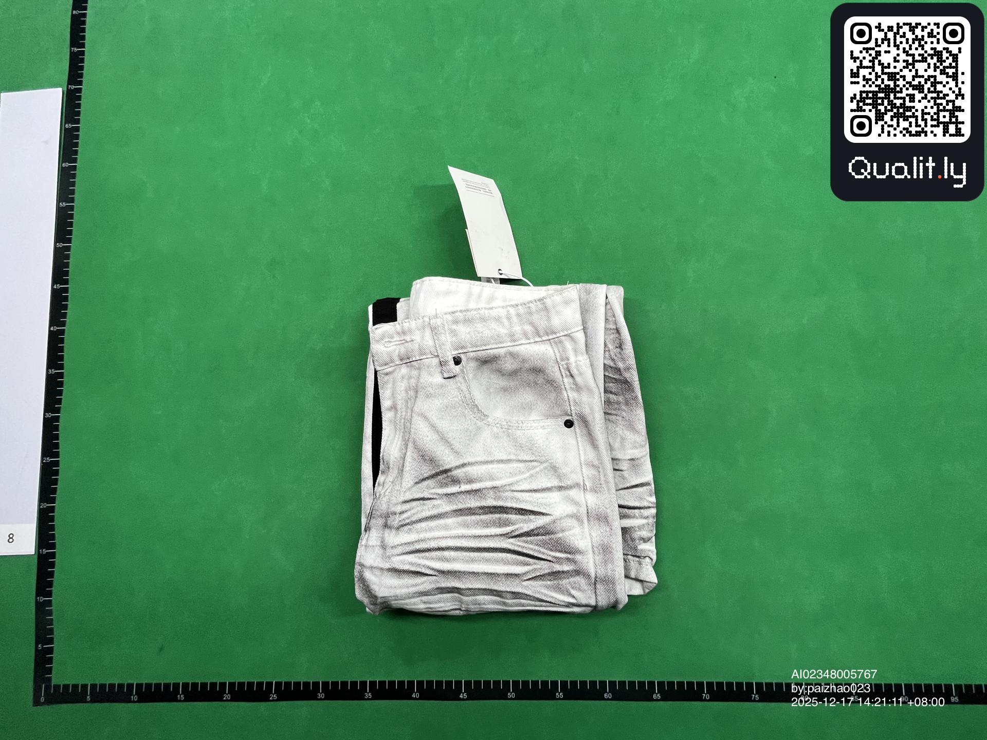 Jeans — QC-Foto 1 von 4