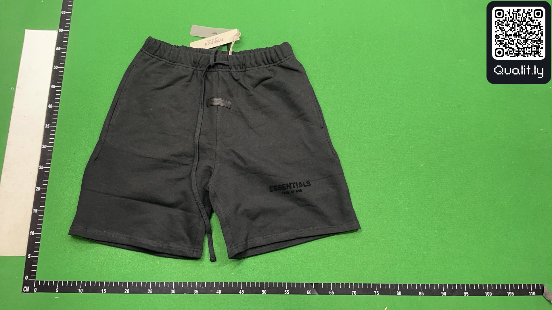 Shorts QC photo 2 of 12