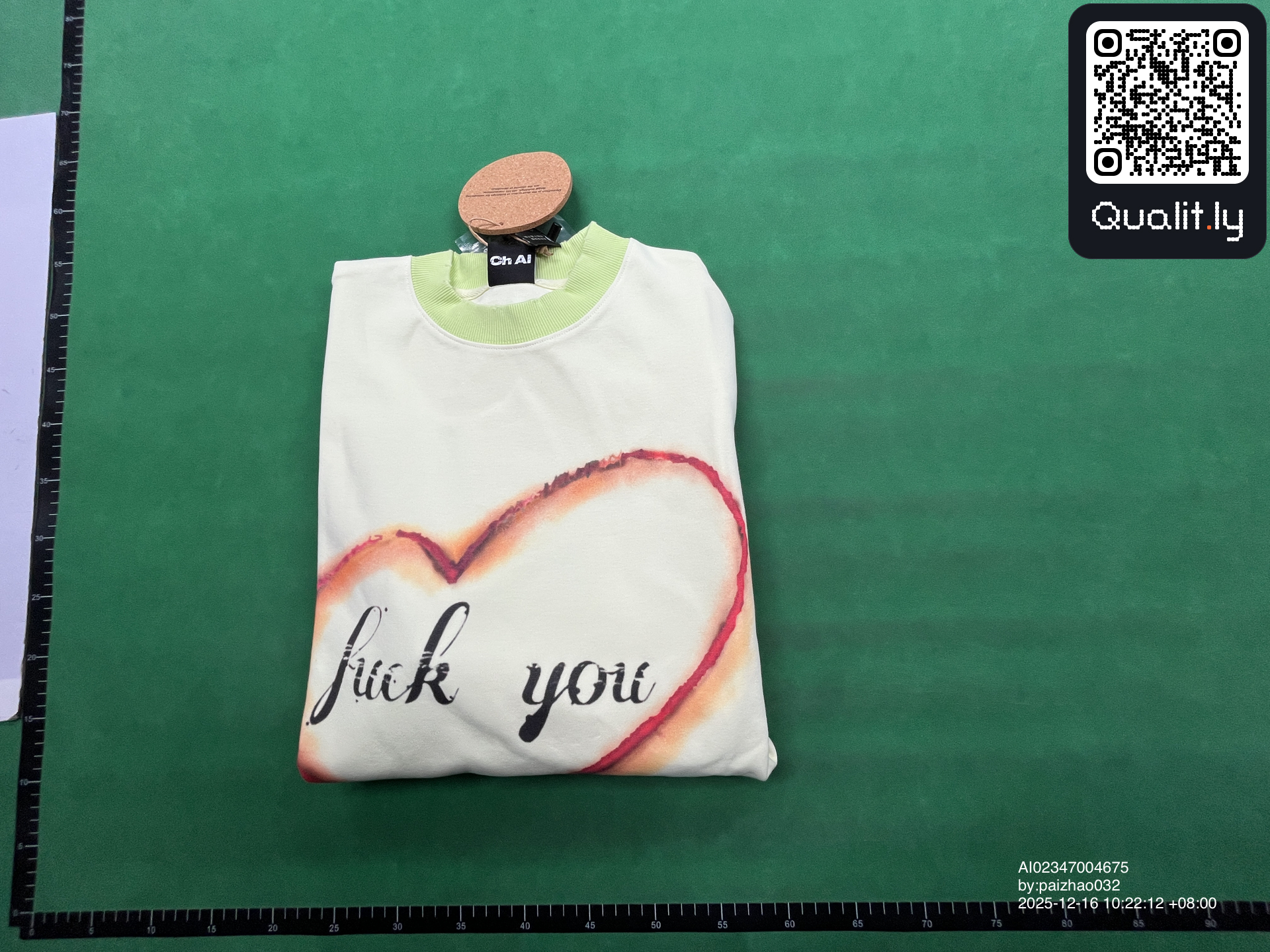 Sweat — photo QC 1 sur 8