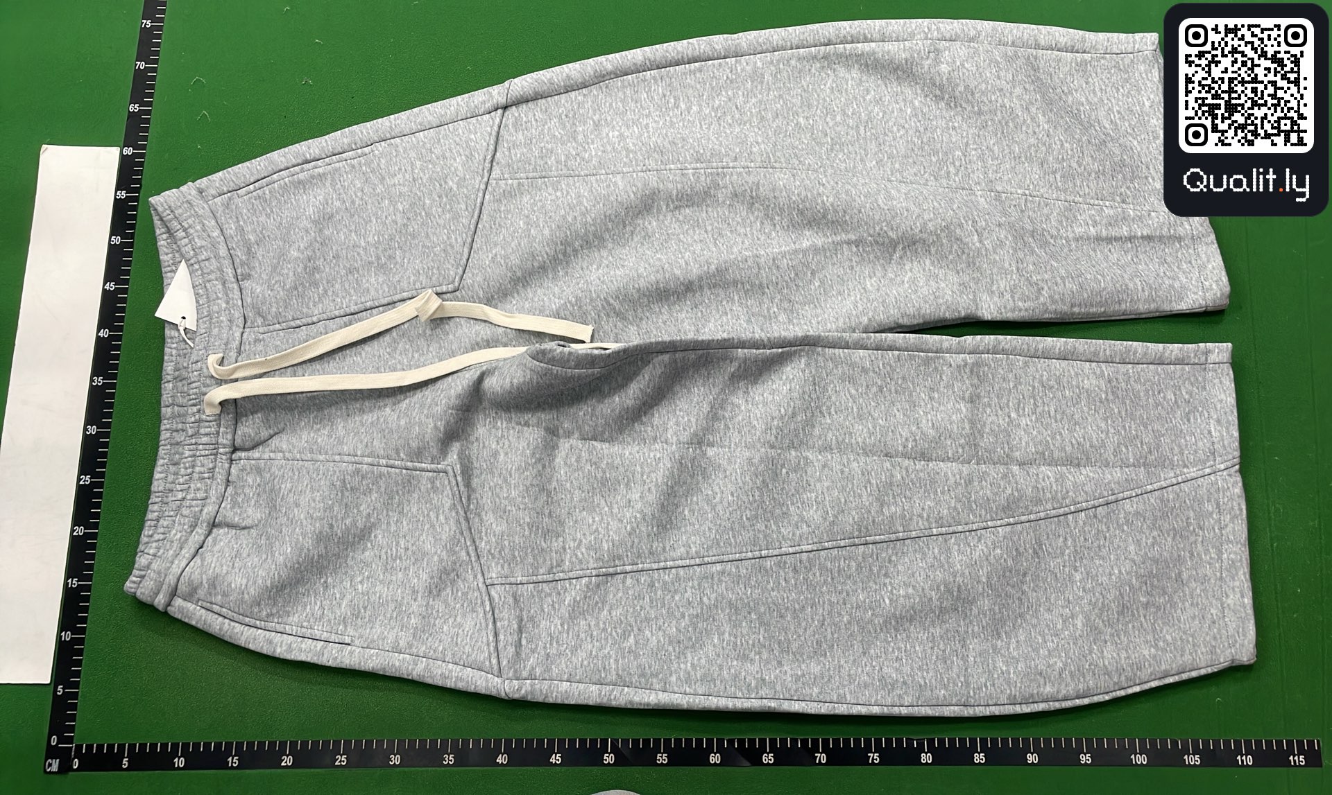 Pantaloni — foto QC 2 di 14